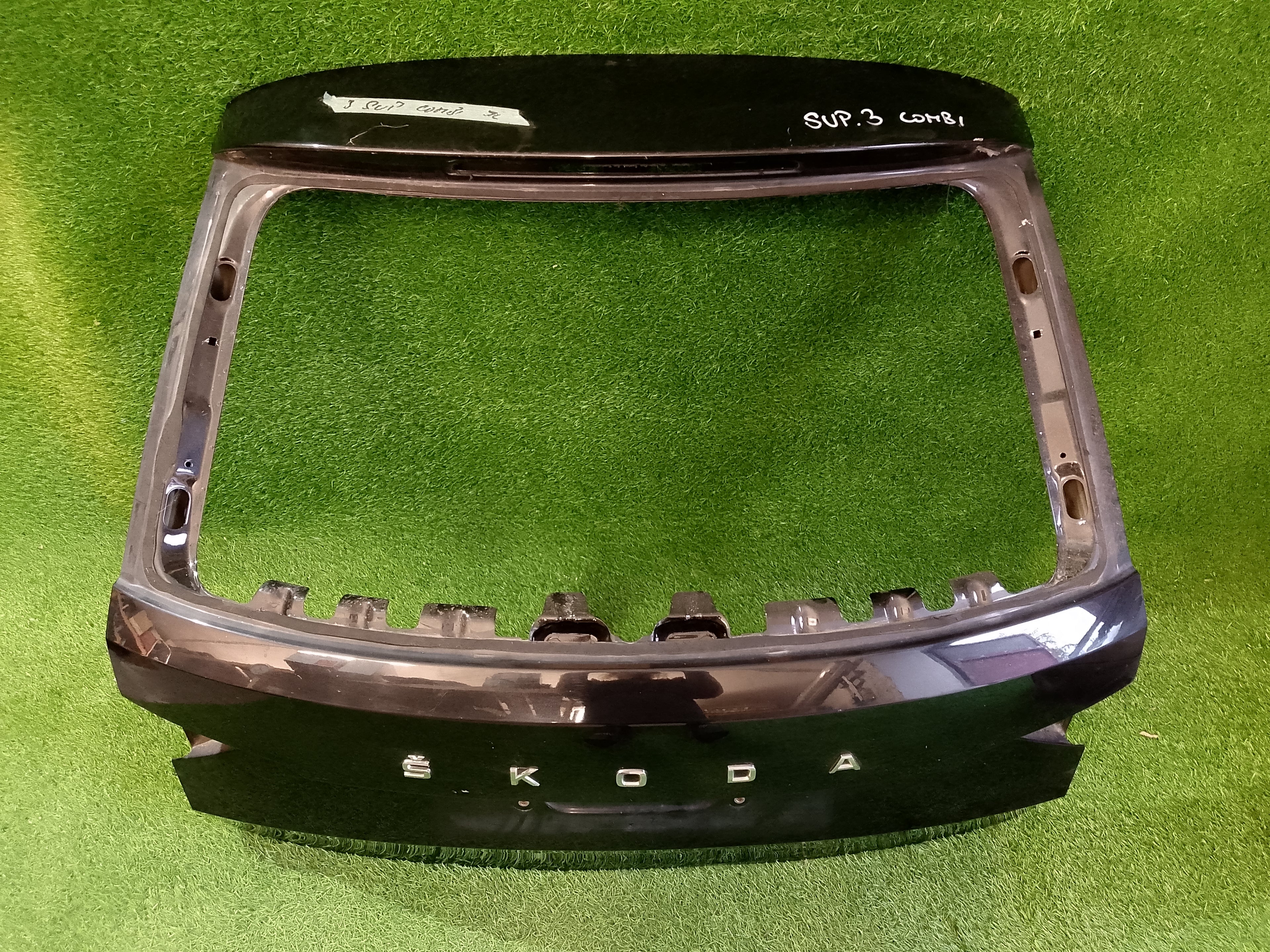 Škoda Superb III, 3 combi víko kufru, páté dveře, kufrové dveře