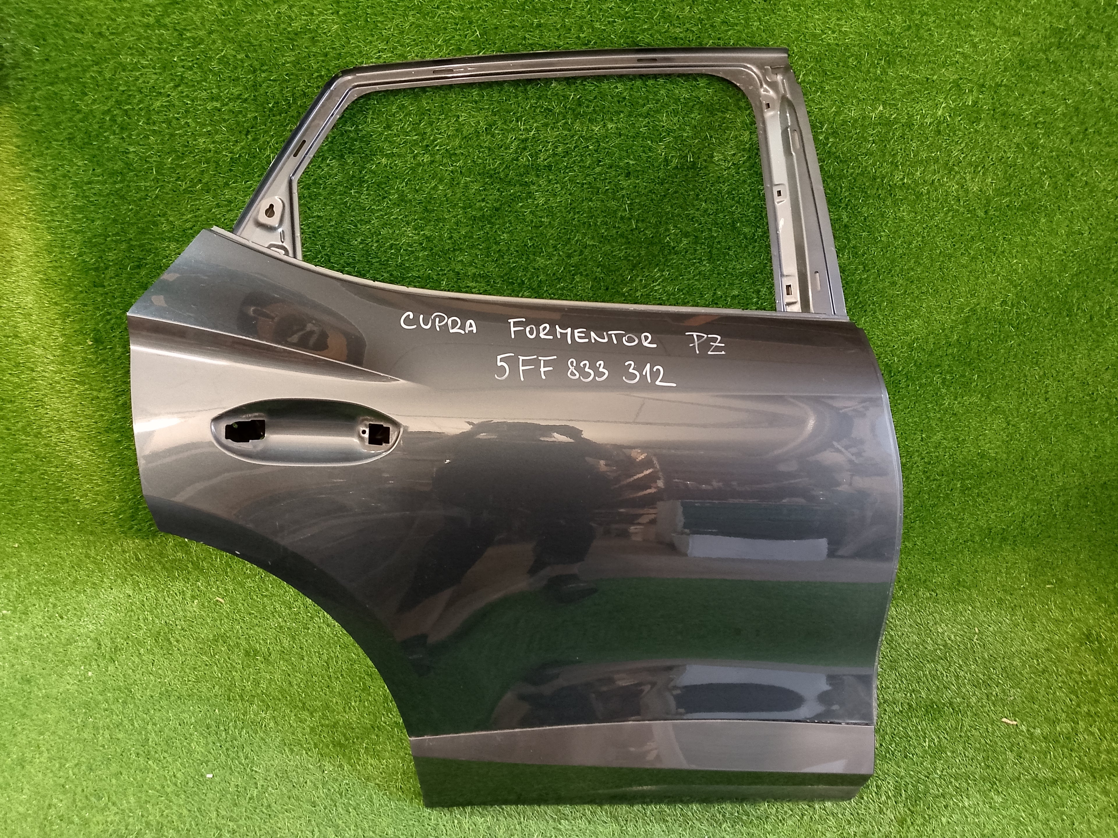Cupra Formentor pravé zadní dveře 5ff833312