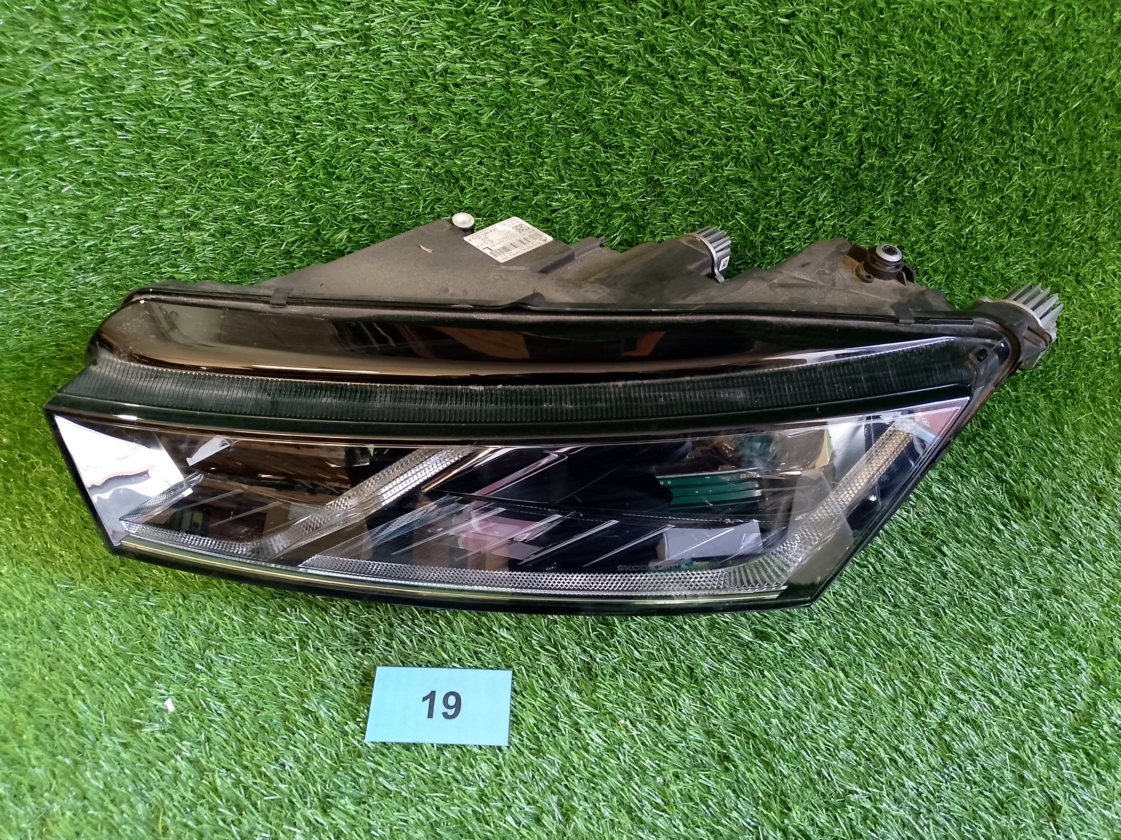 ŠKODA OCTAVIA IV, 4 PŘEDNÍ LEVÉ SVĚTLO 5E4941015A