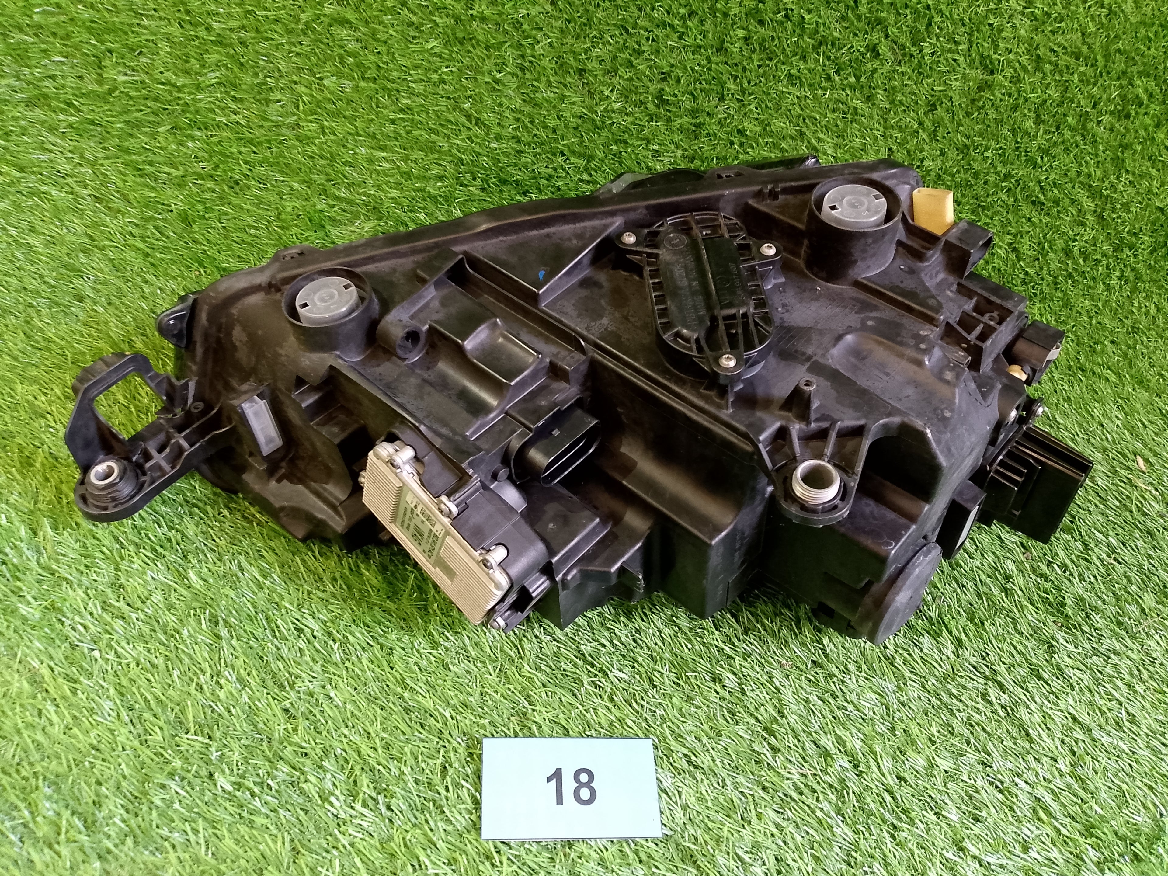 Škoda Scala světlo levé full led 657941015A