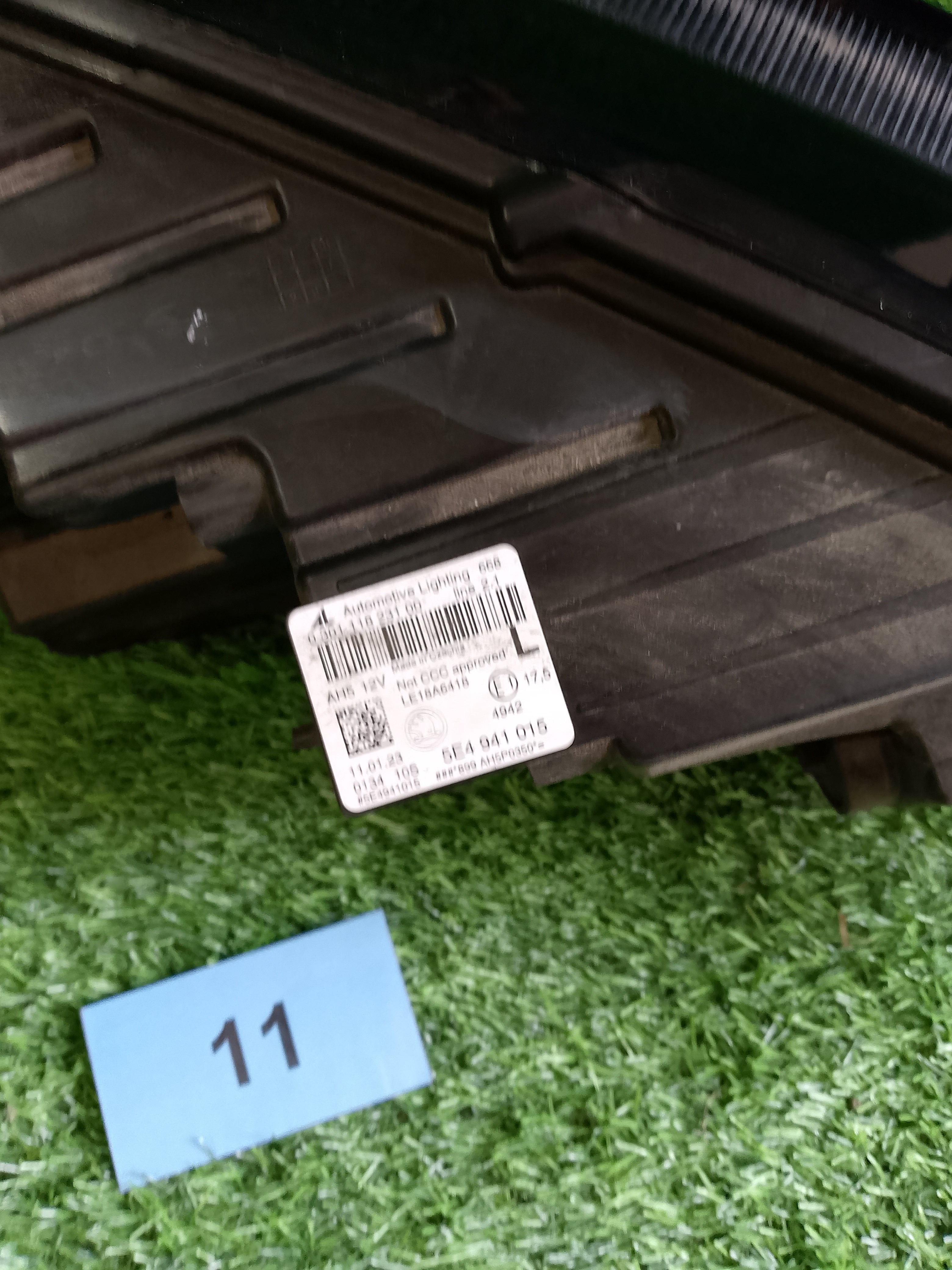 ŠKODA OCTAVIA IV, 4 PŘEDNÍ LEVÉ SVĚTLO 5E4941015