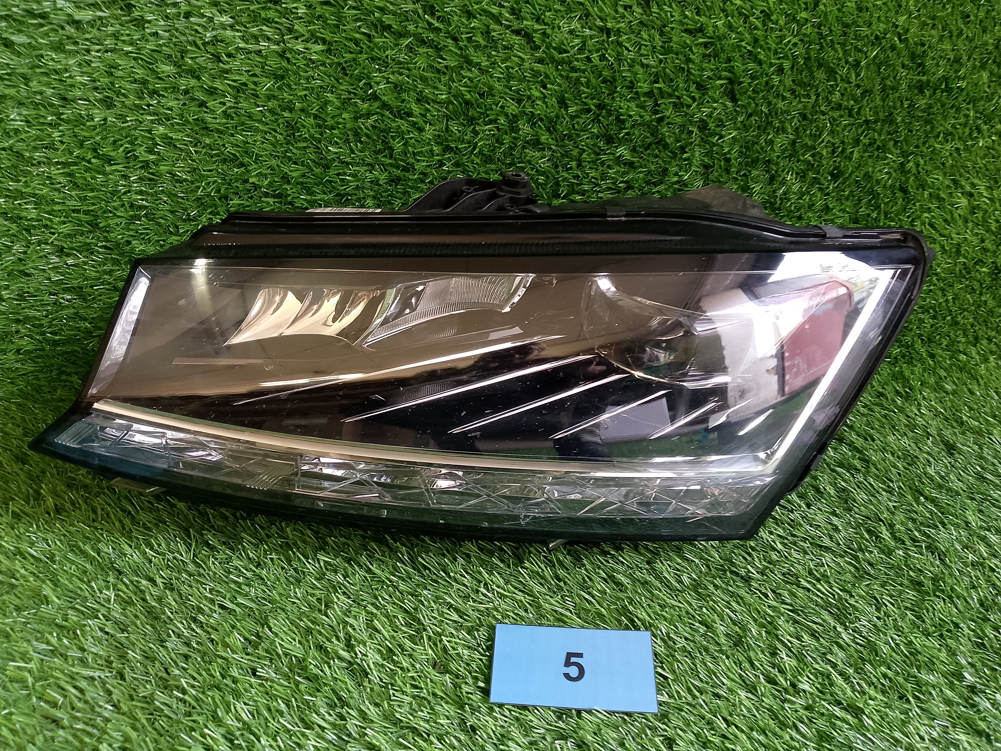 Škoda fabia III, 3 světlo levé 6v1941015f face