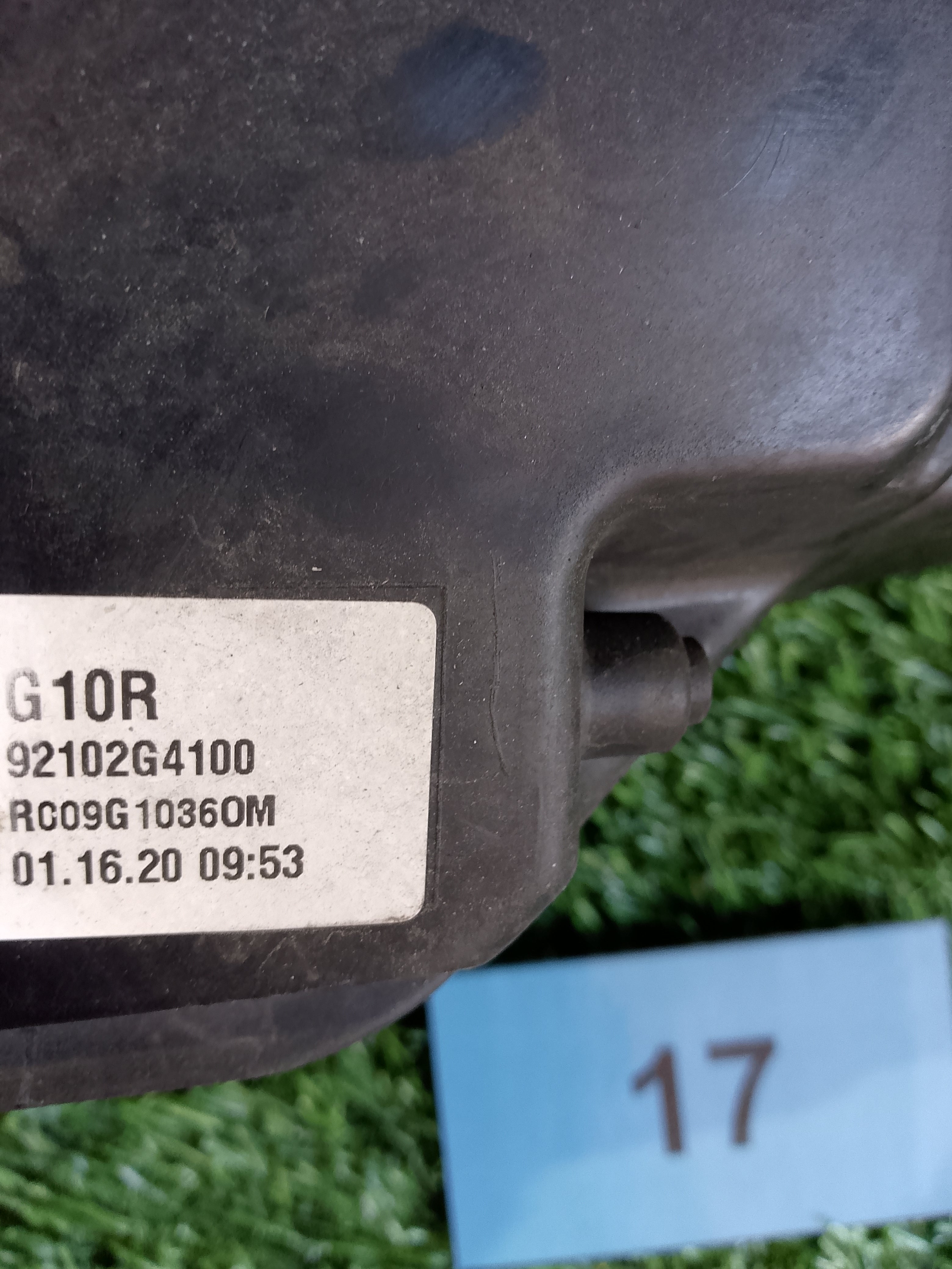 Pravé přední světlo Hyundai i30 92102g4100