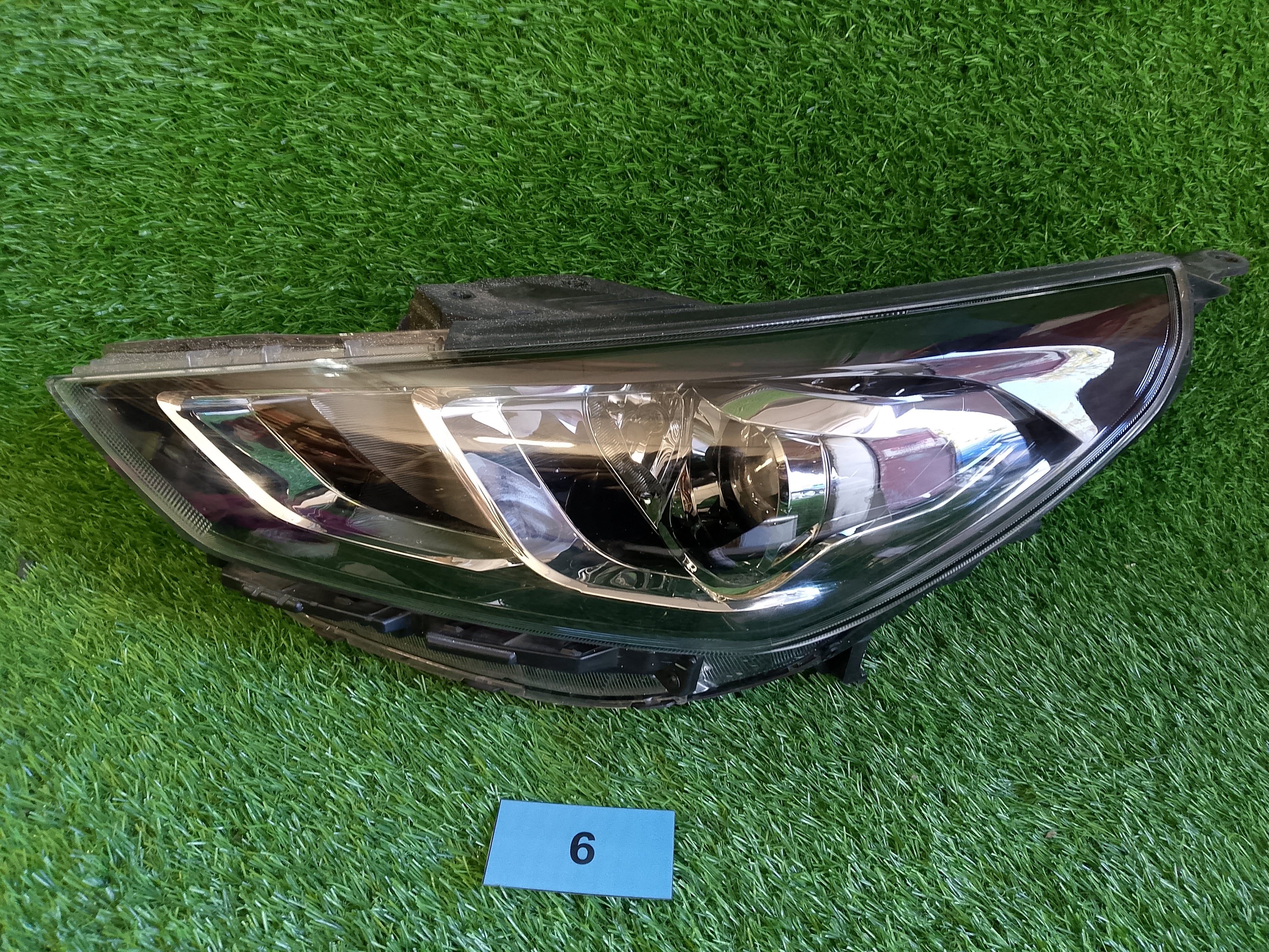 Přední levé světlo Hyundai i30 92101G4510