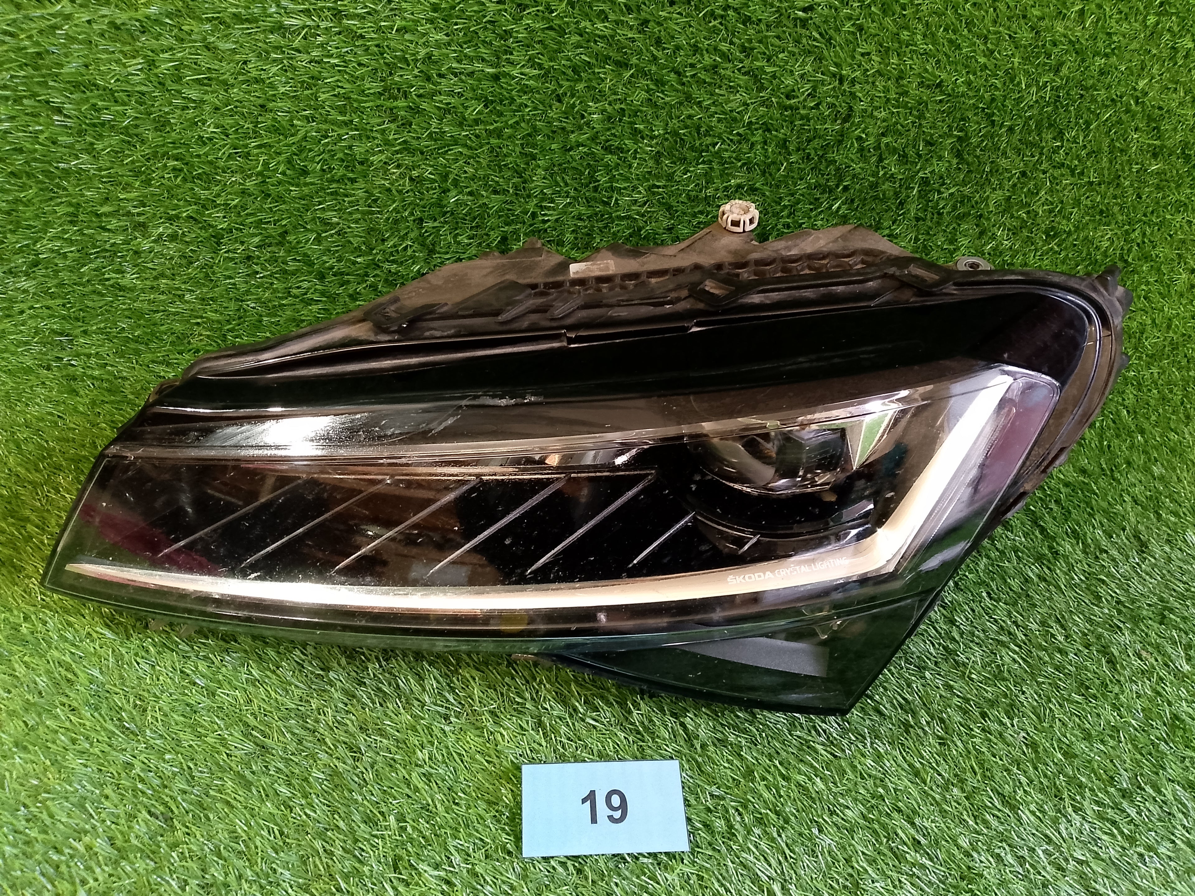 ŠKODA SUPERB III, 3 FACE levé světlo 3V1941015D