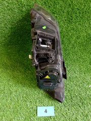 Audi Q7 2010-15 pravé přední světlo 4L0941004AD