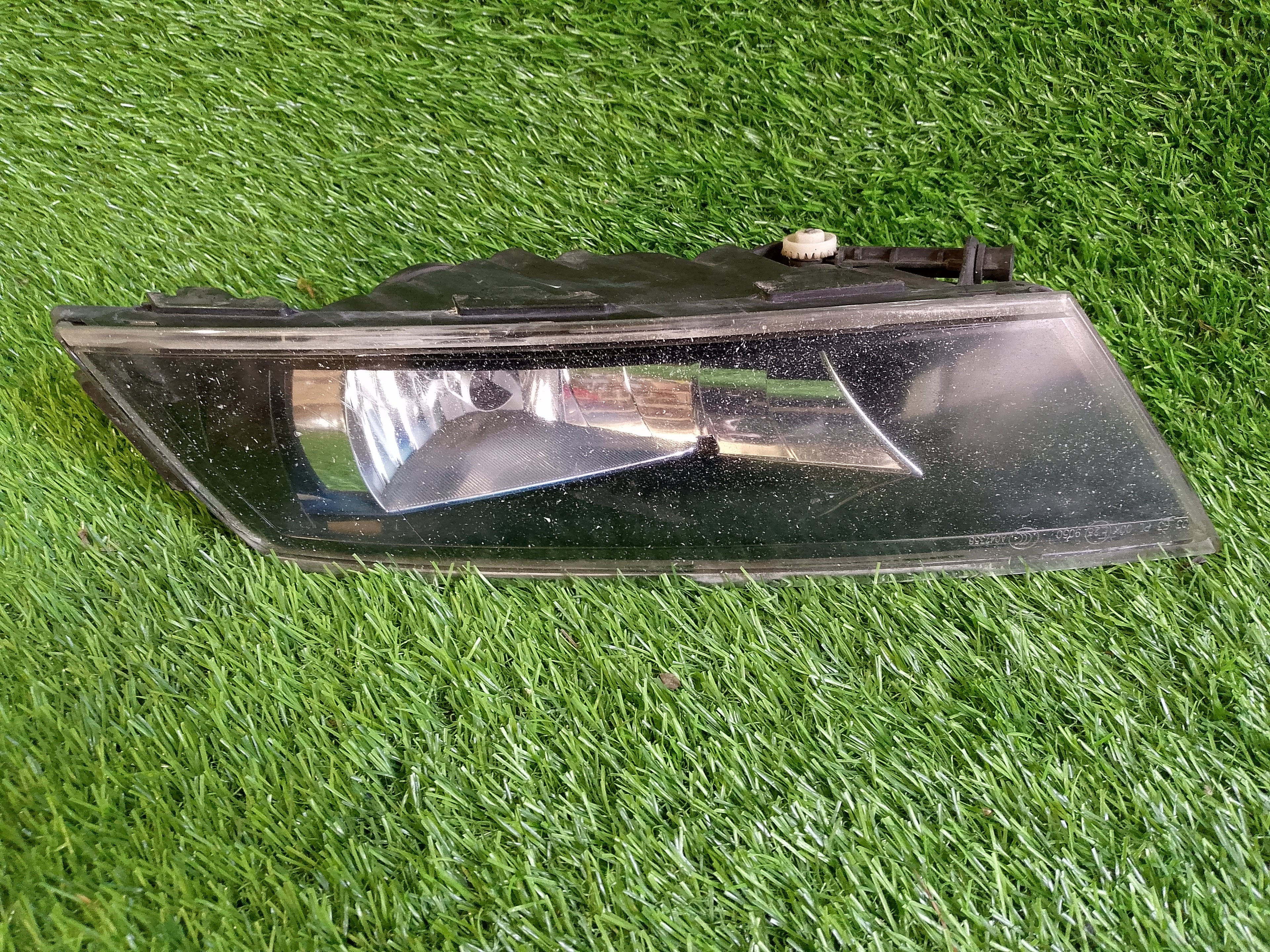 Škoda Superb III, 3 Levá mlhovka 3V0941699