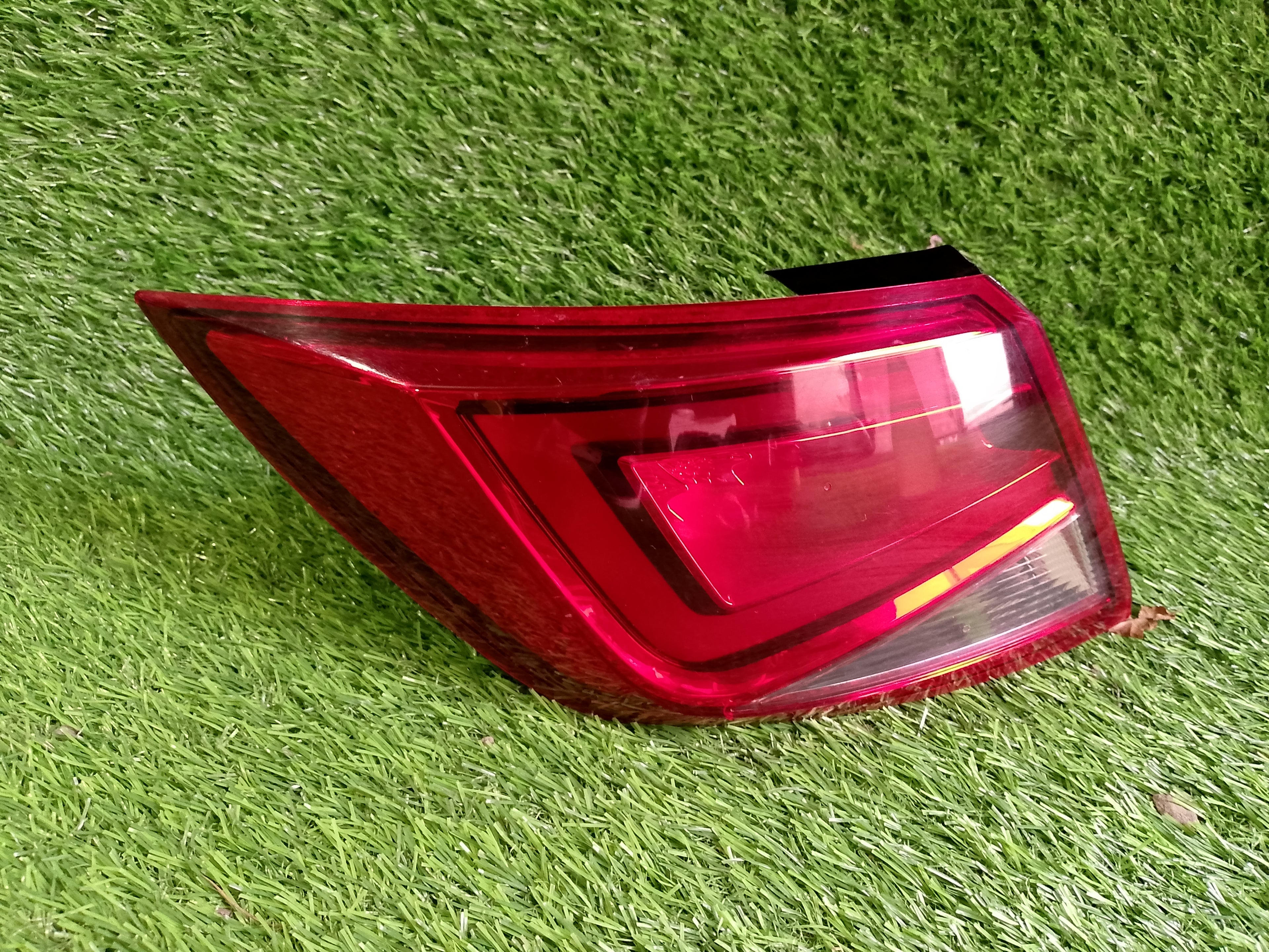 Seat Leon levé zadní světlo 5f9945207a