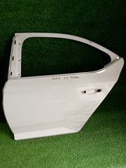 Škoda Superb III, 3 levé zadní dveře sedan