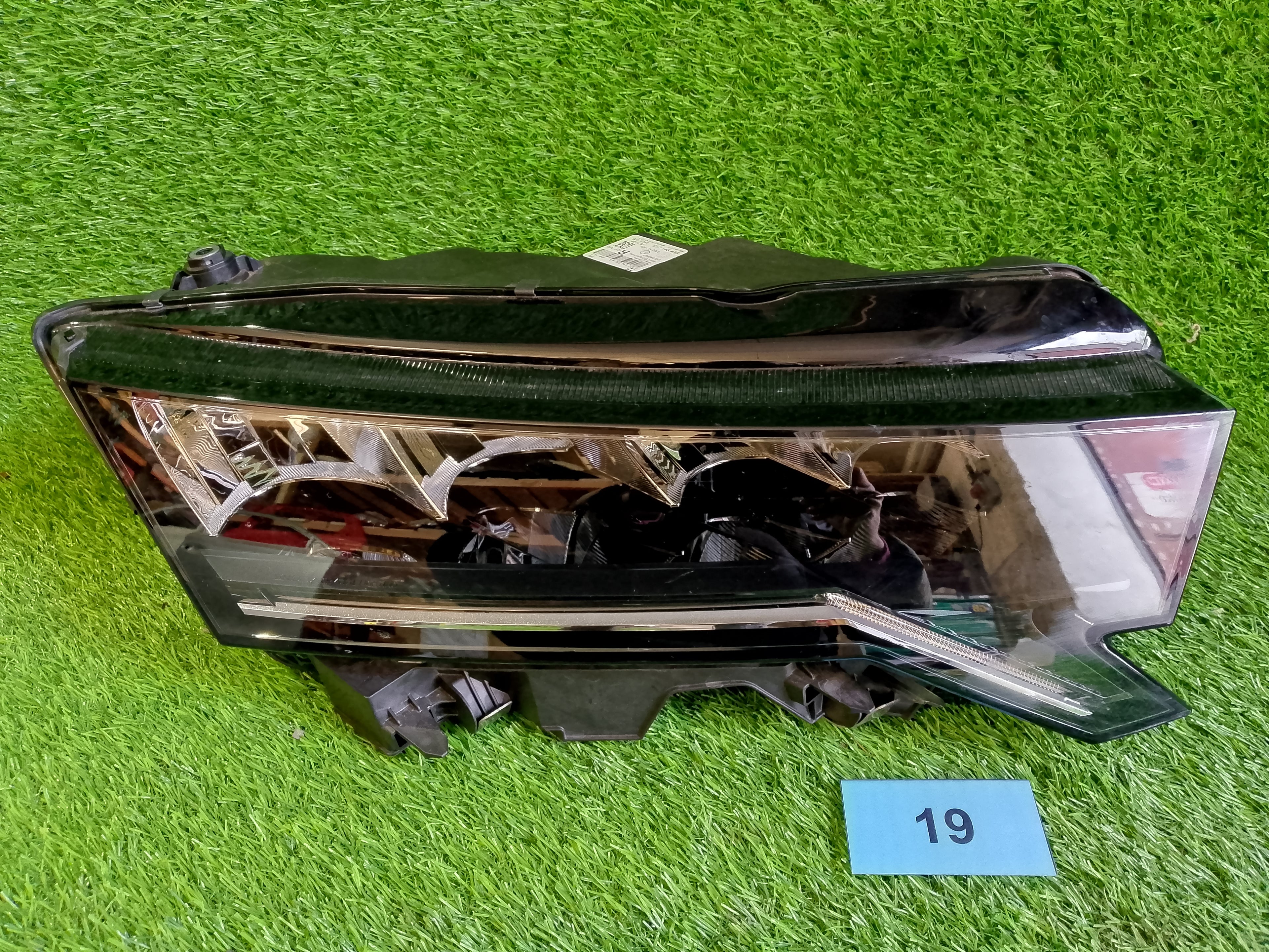 Škoda Octavia IV, 4 facelift pravé světlo 5E4941010