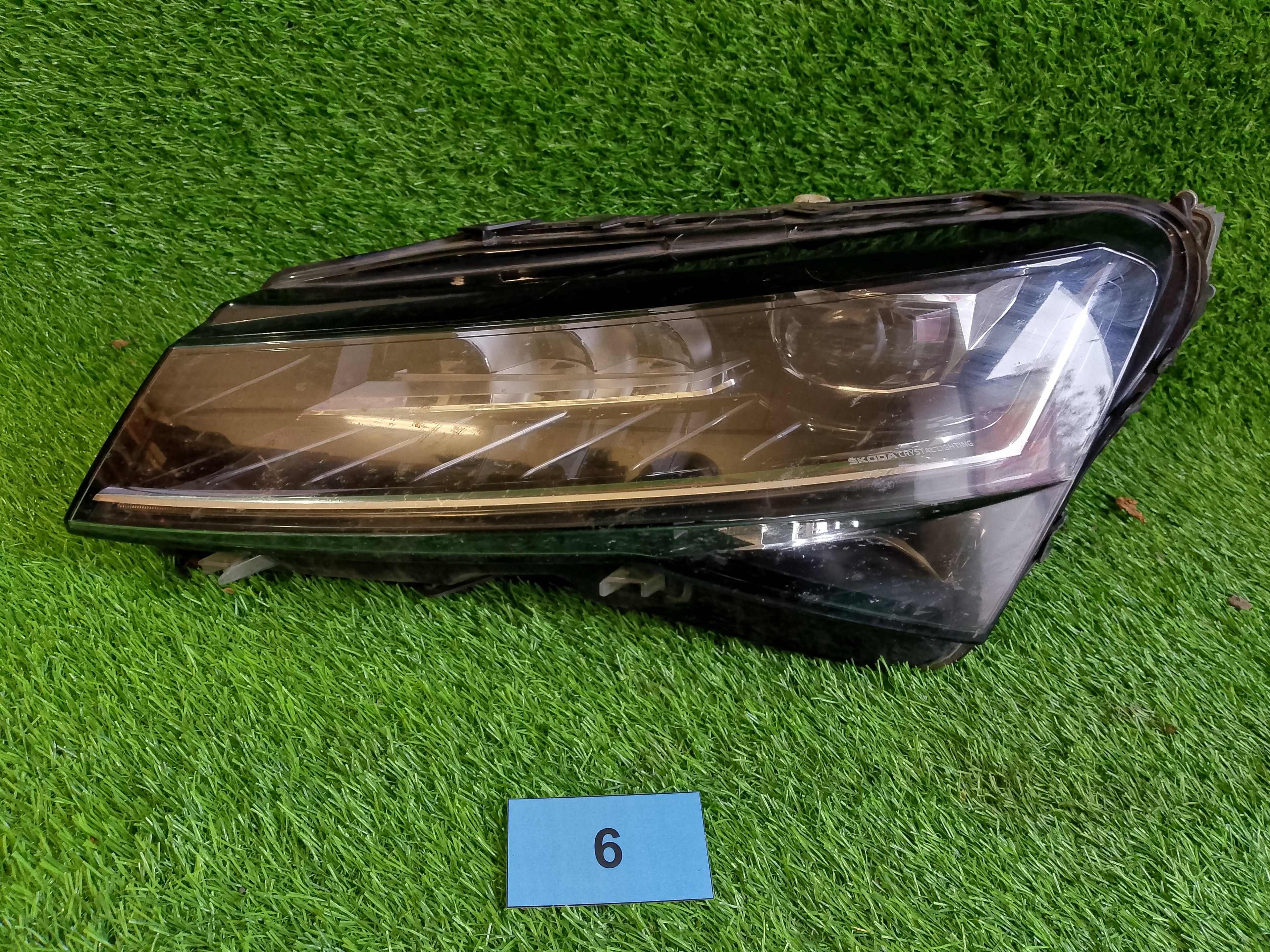 ŠKODA SUPERB III, 3 FACE levé světlo 3V1941015D