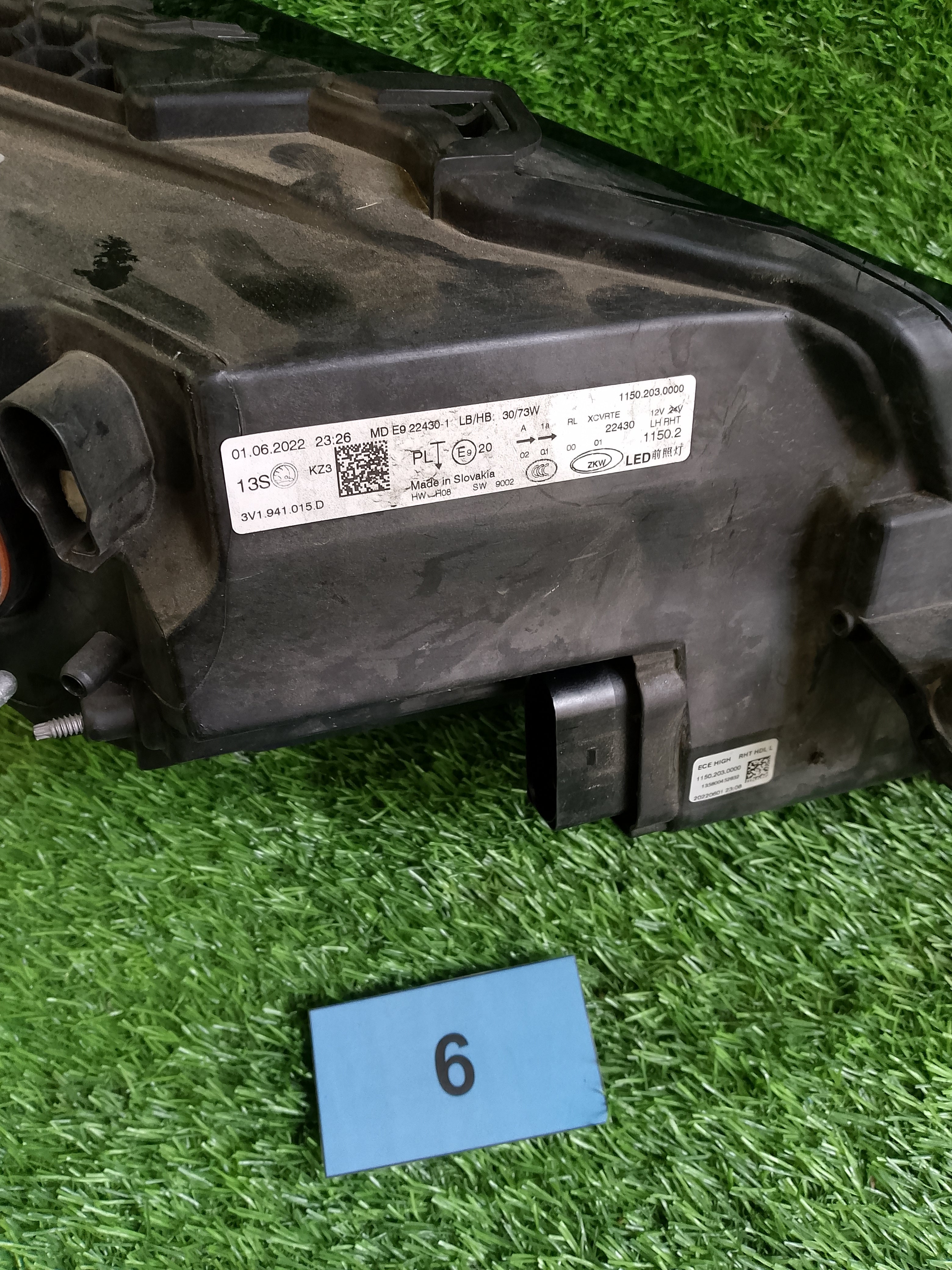 ŠKODA SUPERB III, 3 FACE levé světlo 3V1941015D