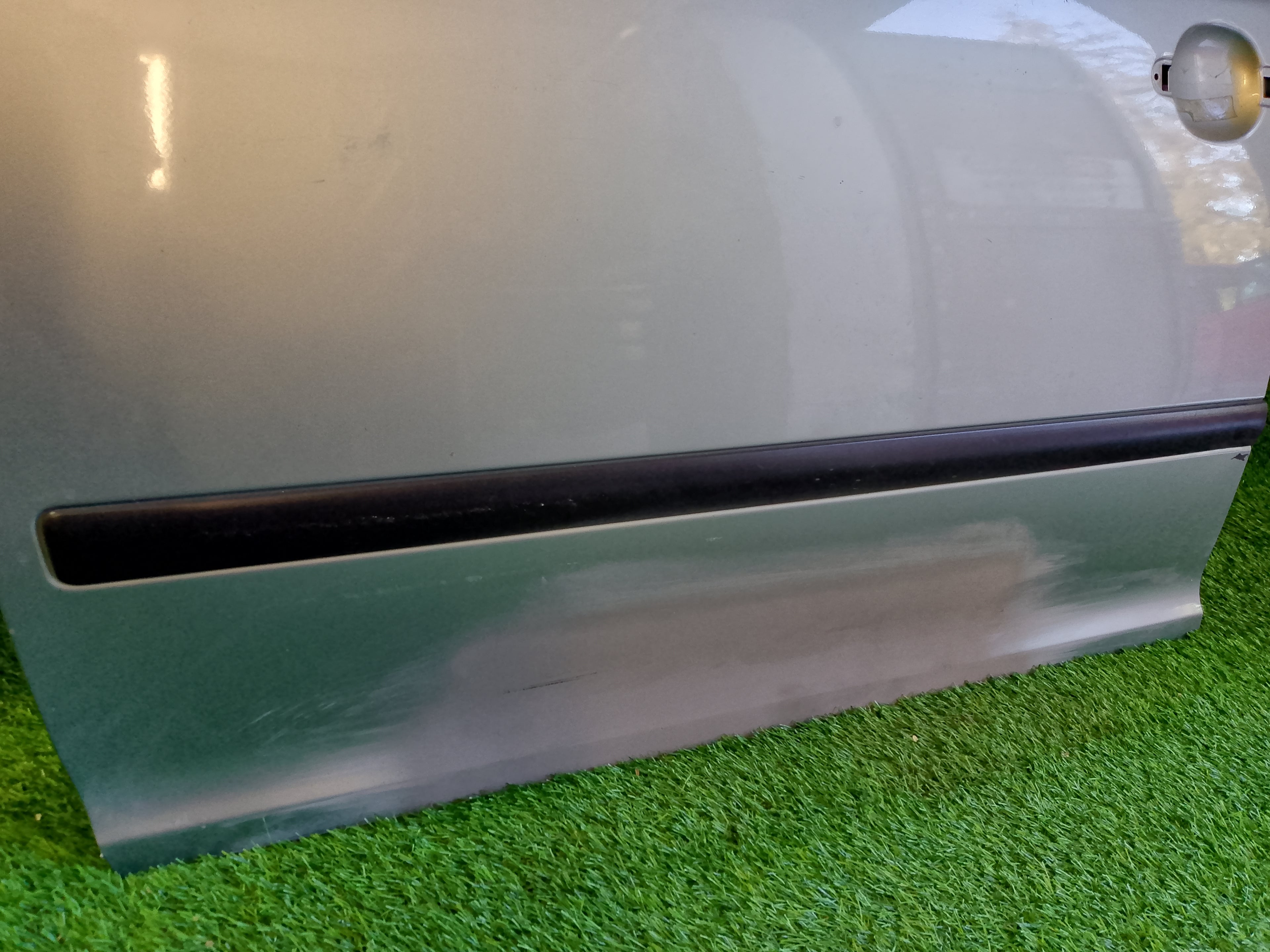 Škoda Octavia II, 2 levé přední dveře