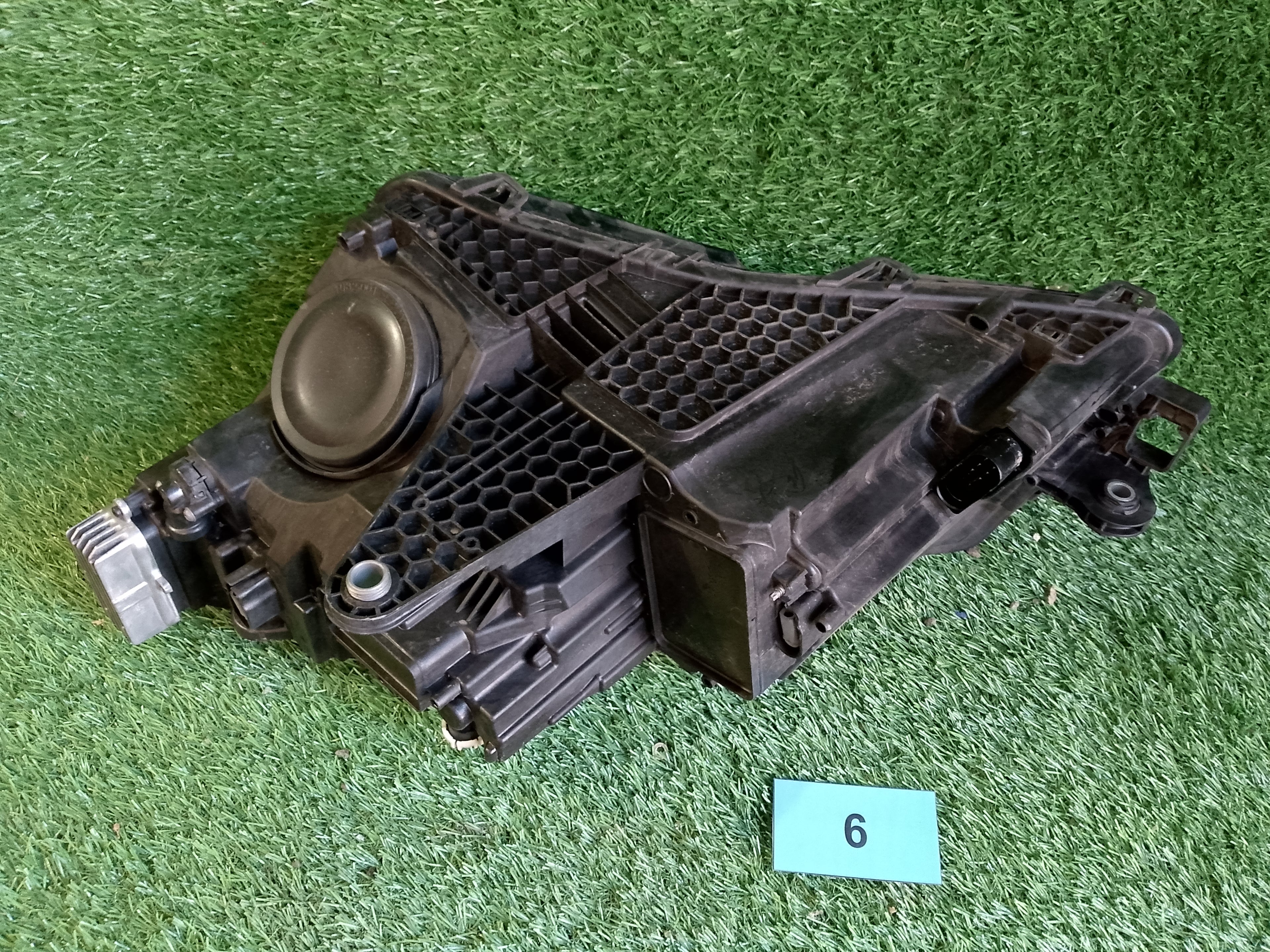 Pravé přední světlo Škoda Superb III, 3 LED 3V1941016C