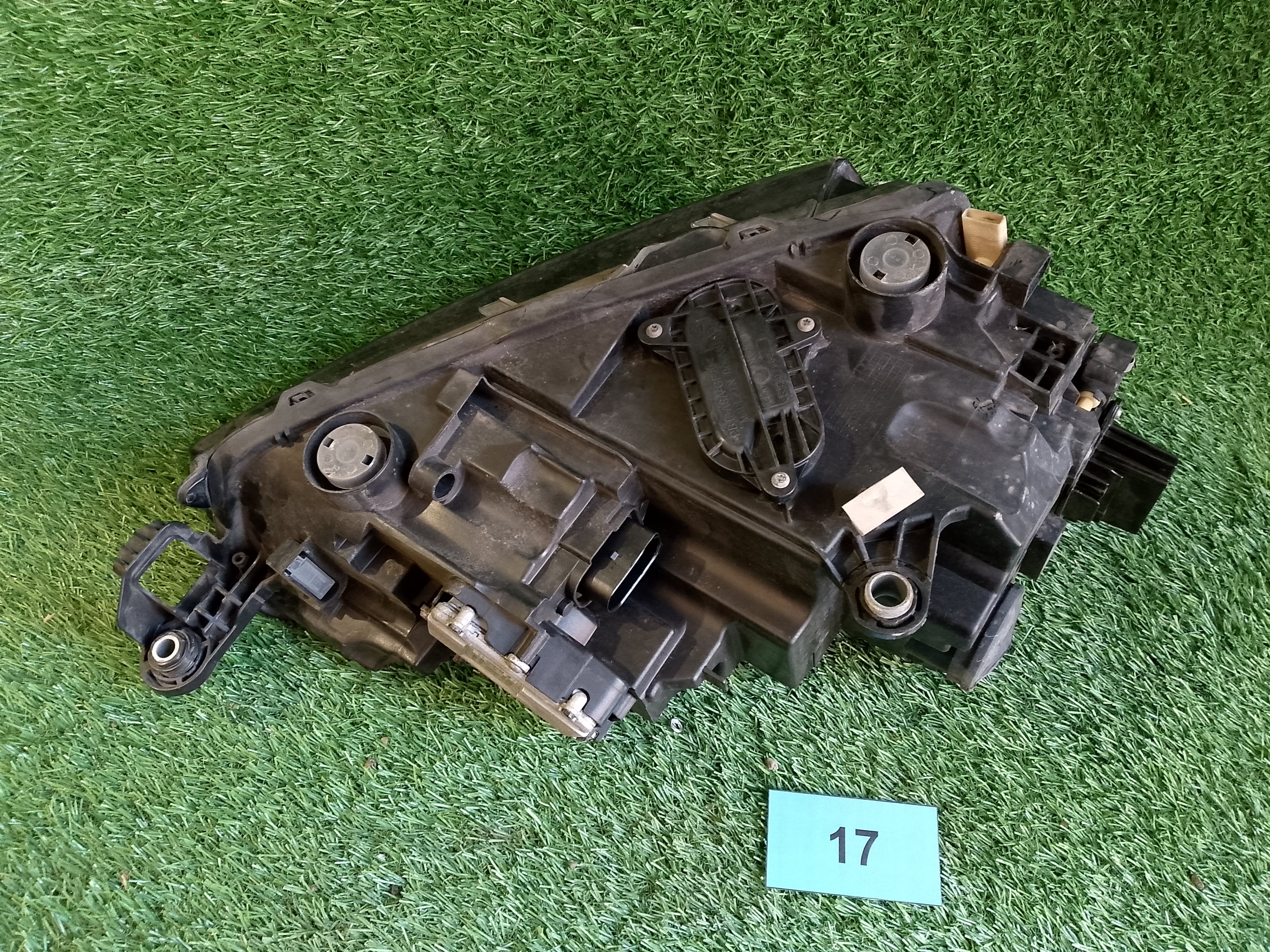 Škoda Scala světlo levé full led 657941015A