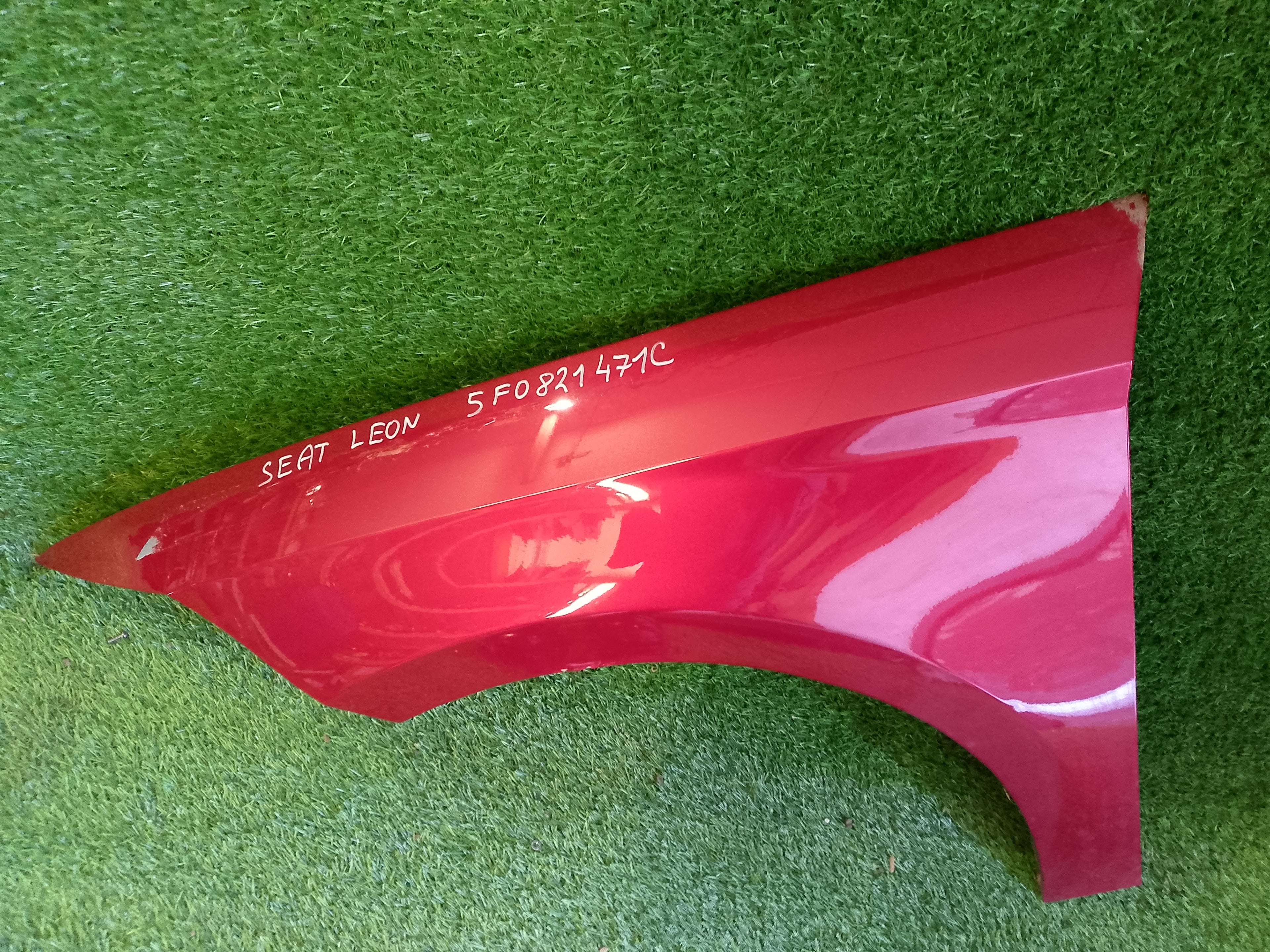 Seat Leon blatník levý 5F0821471C