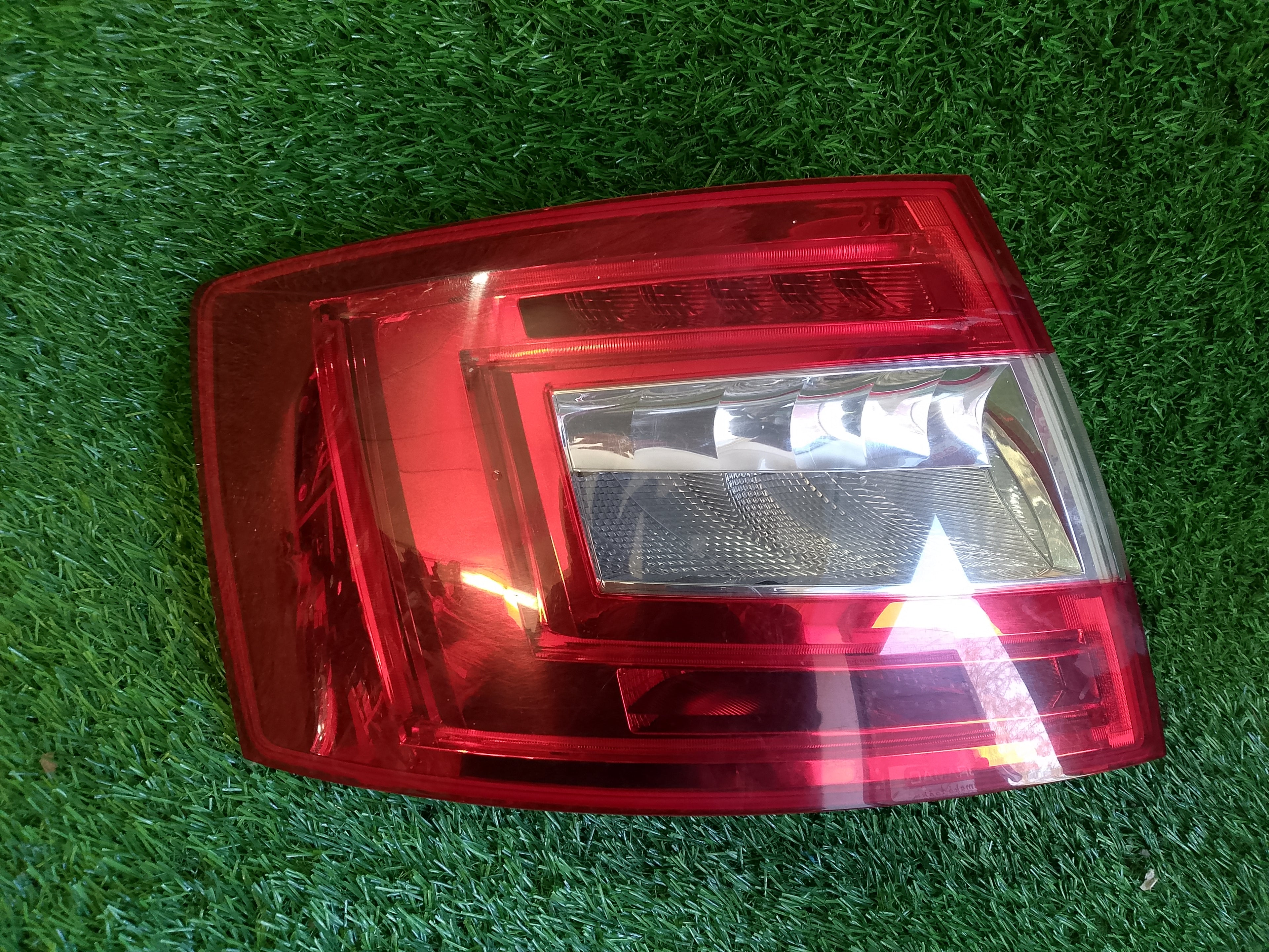 Škoda Octavia III, 3 sedan 5E5945095A zadní levé světlo
