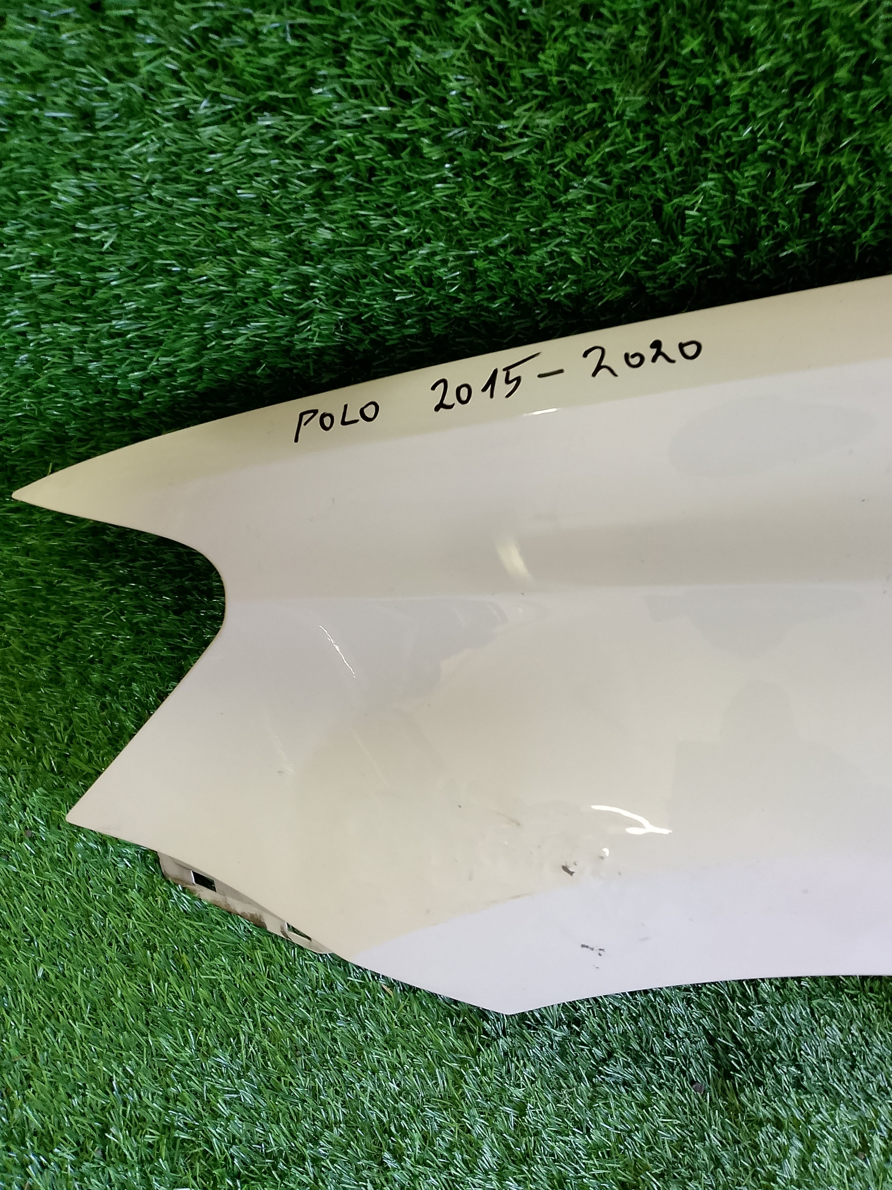 Levý blatník POLO 2015-2020