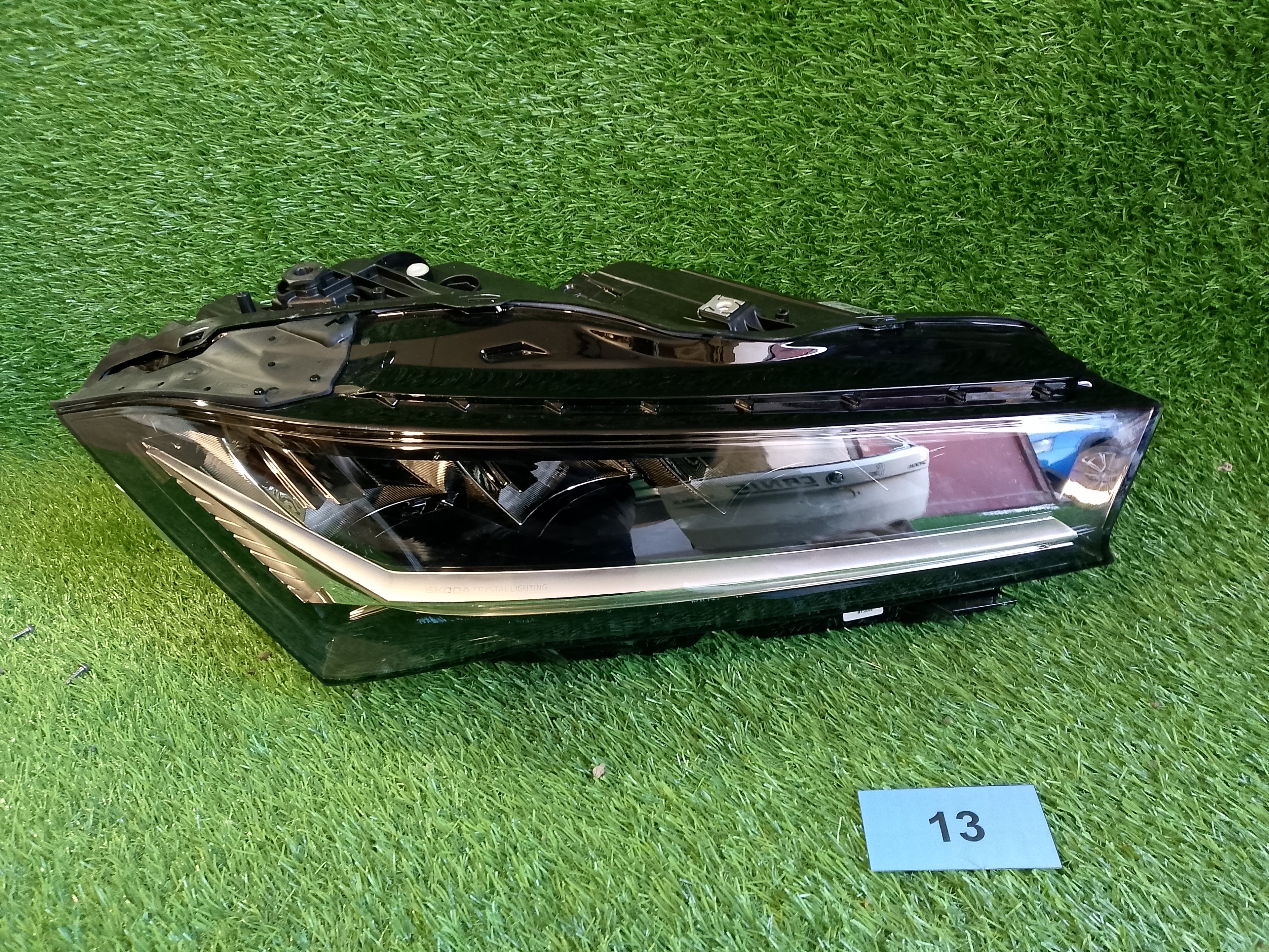 Škoda Superb IV, 4 přední pravé světlo 3p1941016