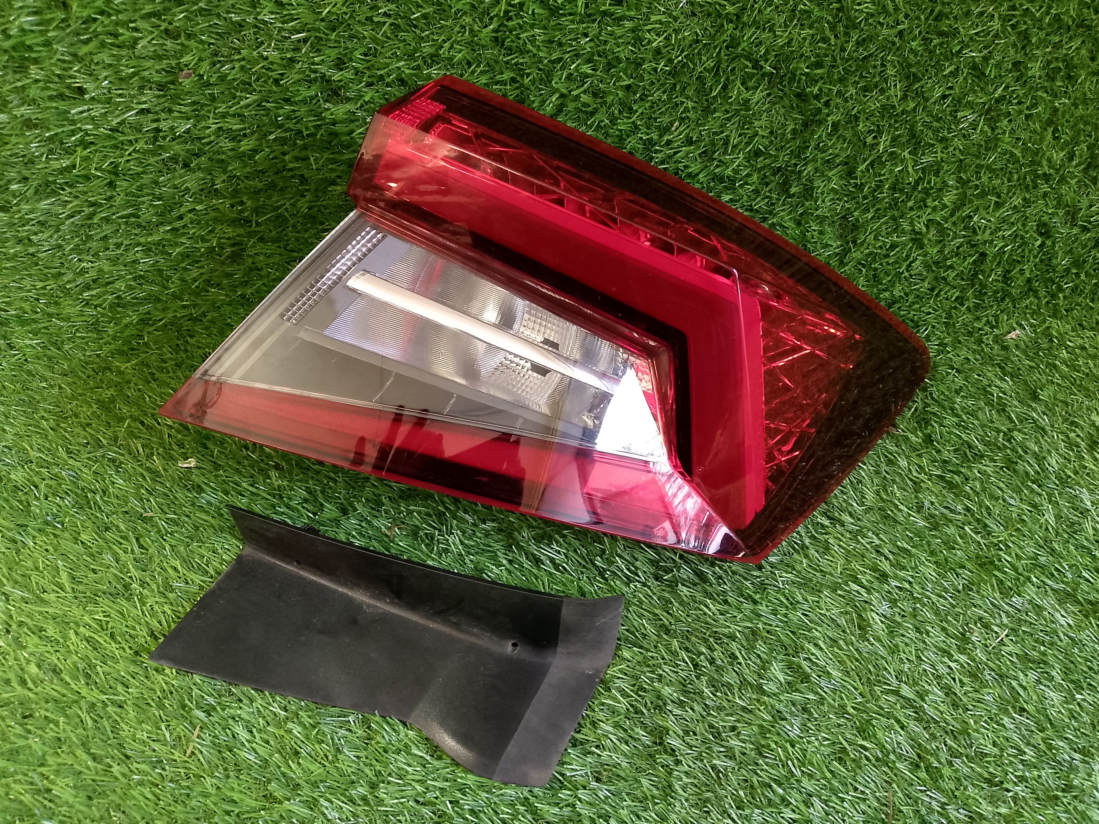 ŠKODA KAROQ, pravé zadní světlo, 57A945208