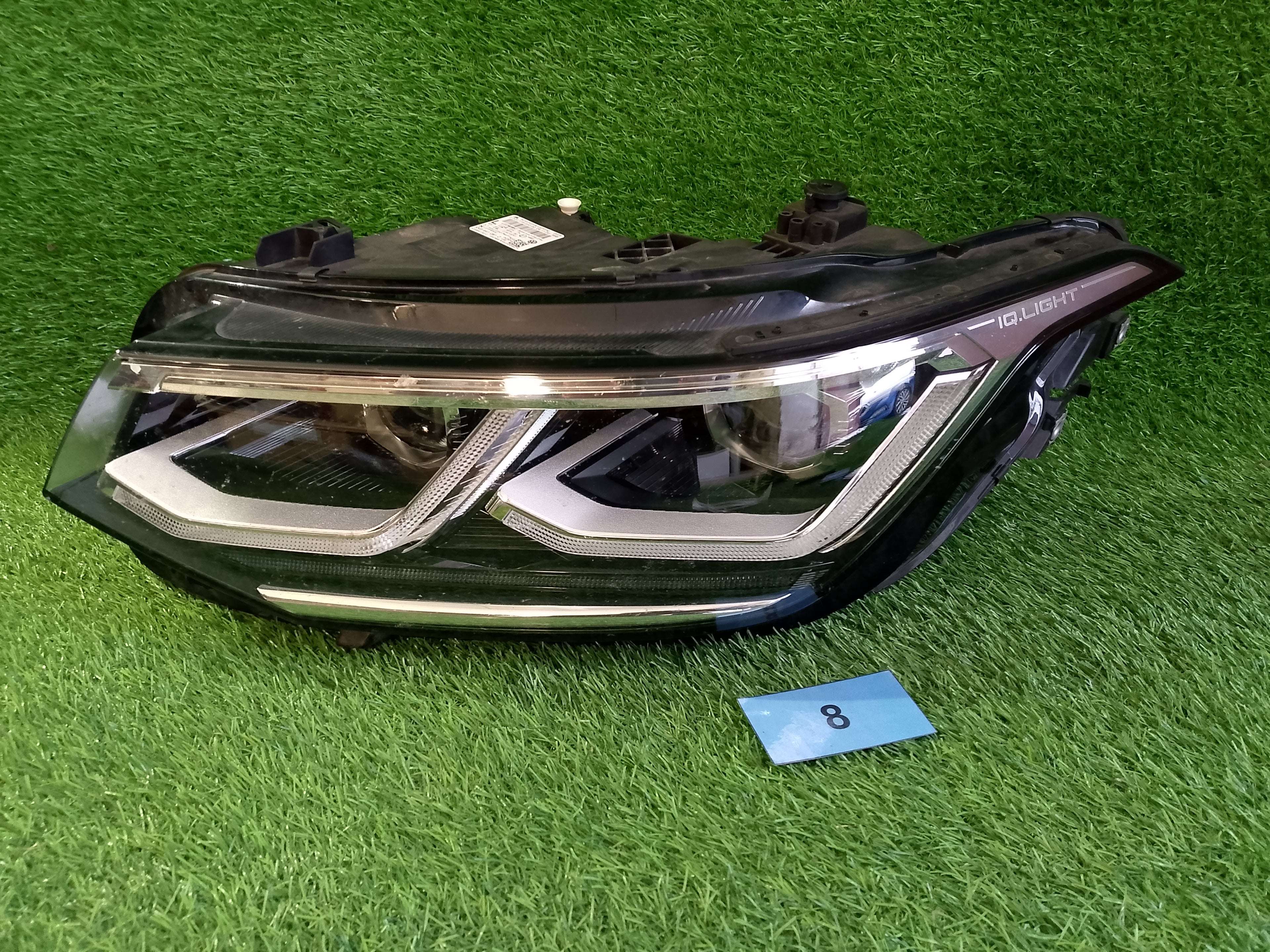 VW Tiguan levé přední světlo 5NB941081C