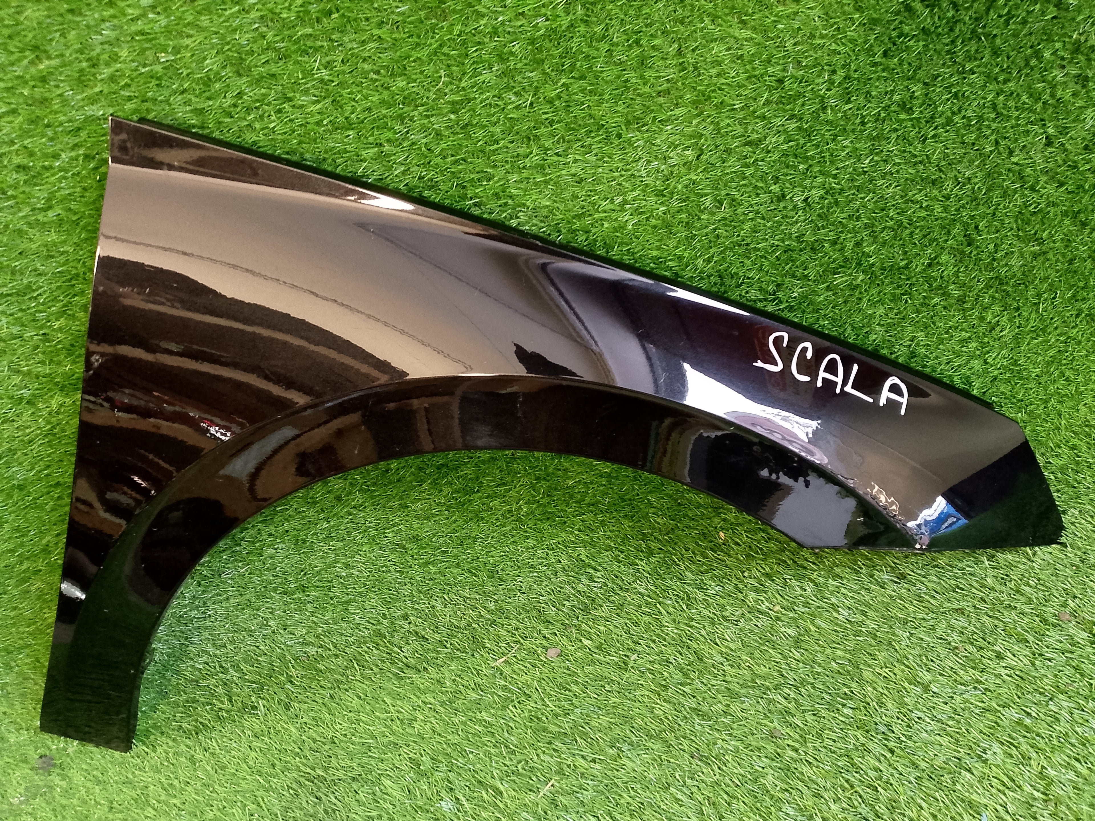 Škoda Scala pravý blatník