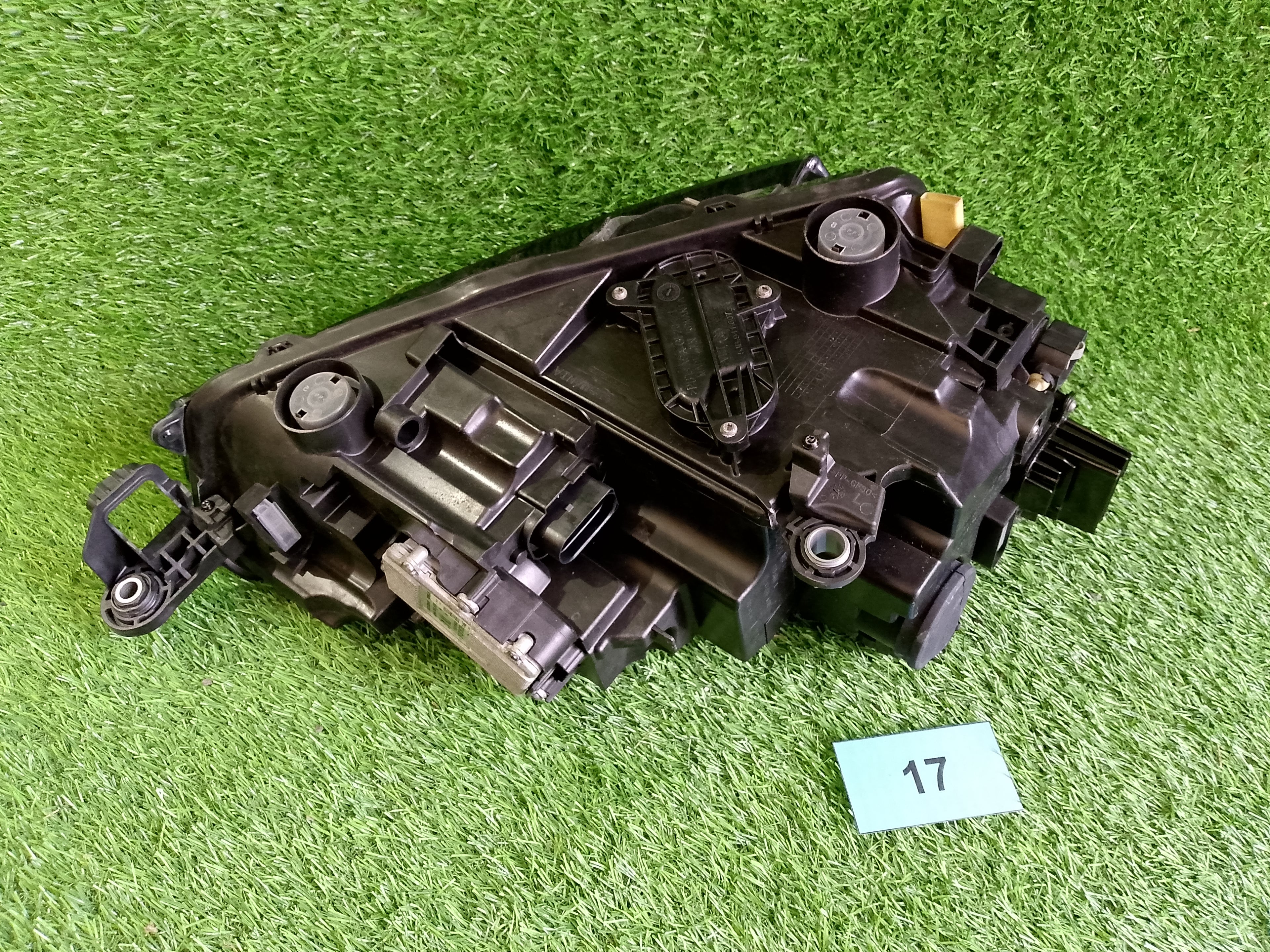 Škoda Scala světlo levé full led 657941015A