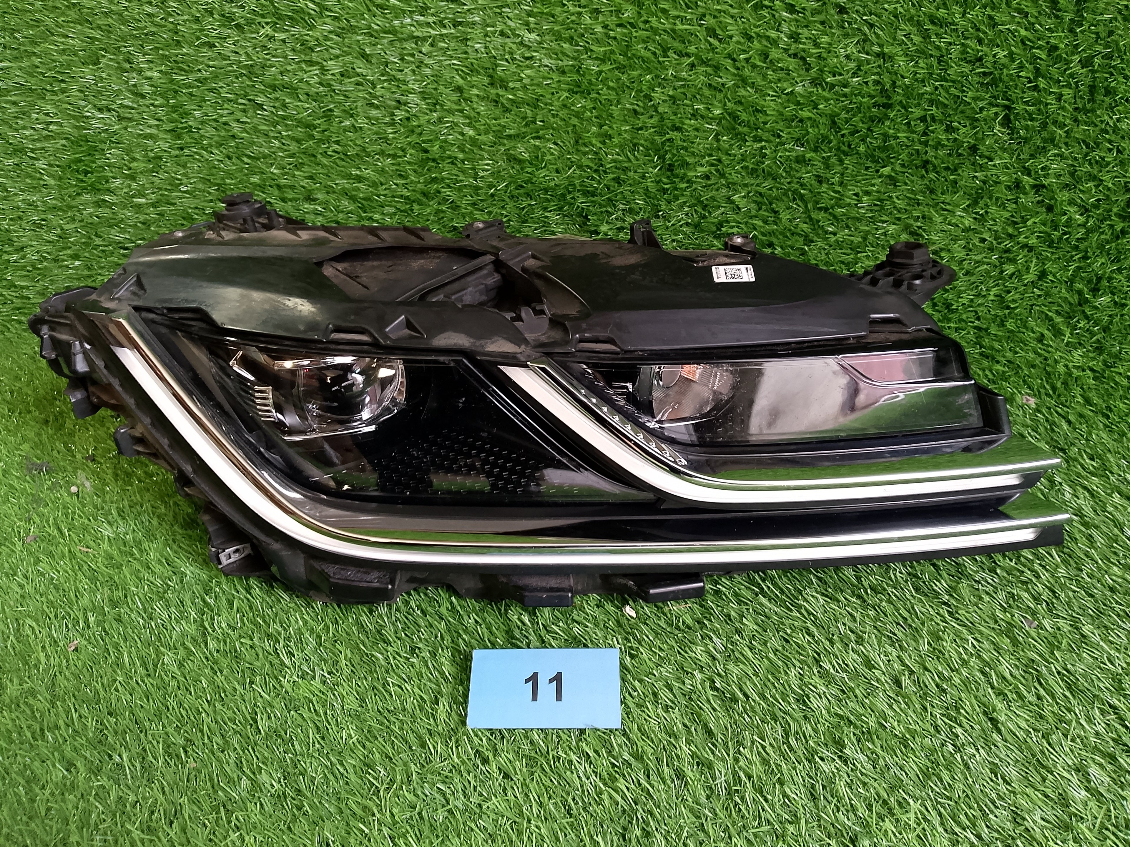 VW ARTEON pravé přední světlo 3G8941036