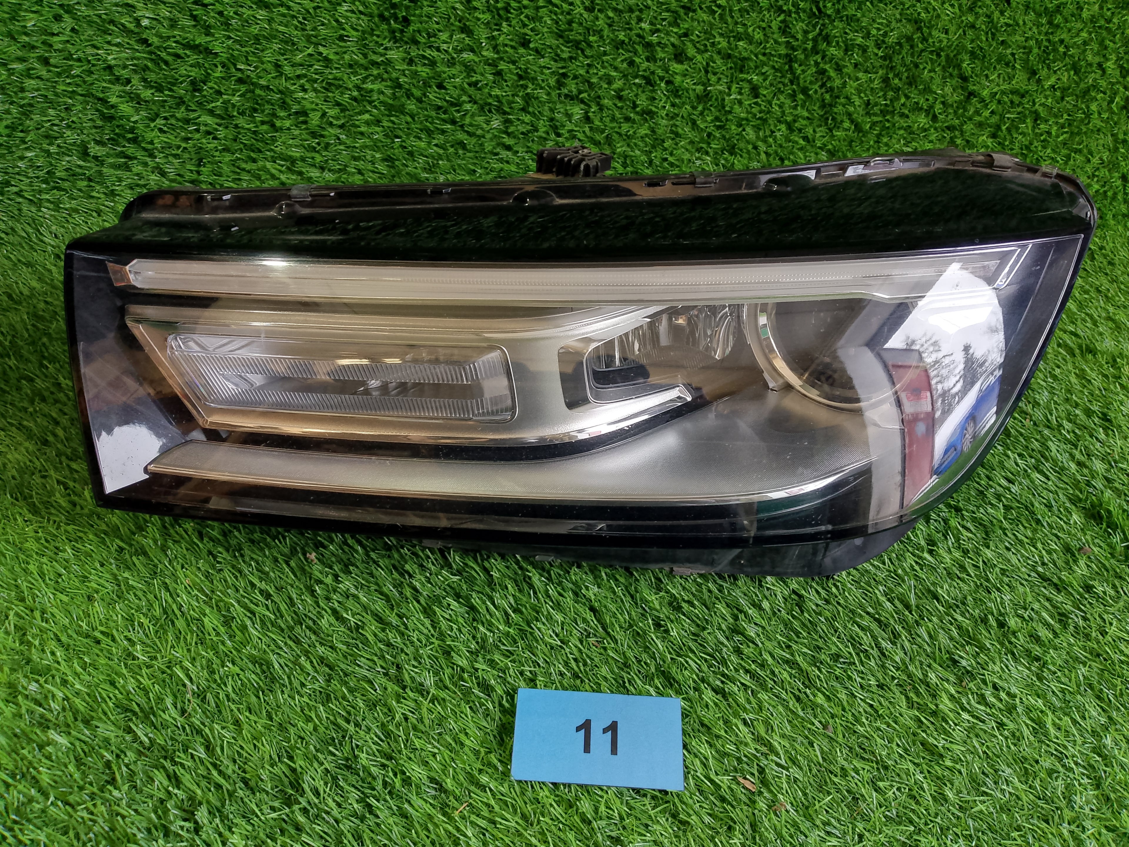 Přední levé světlo Audi Q5 80A941005