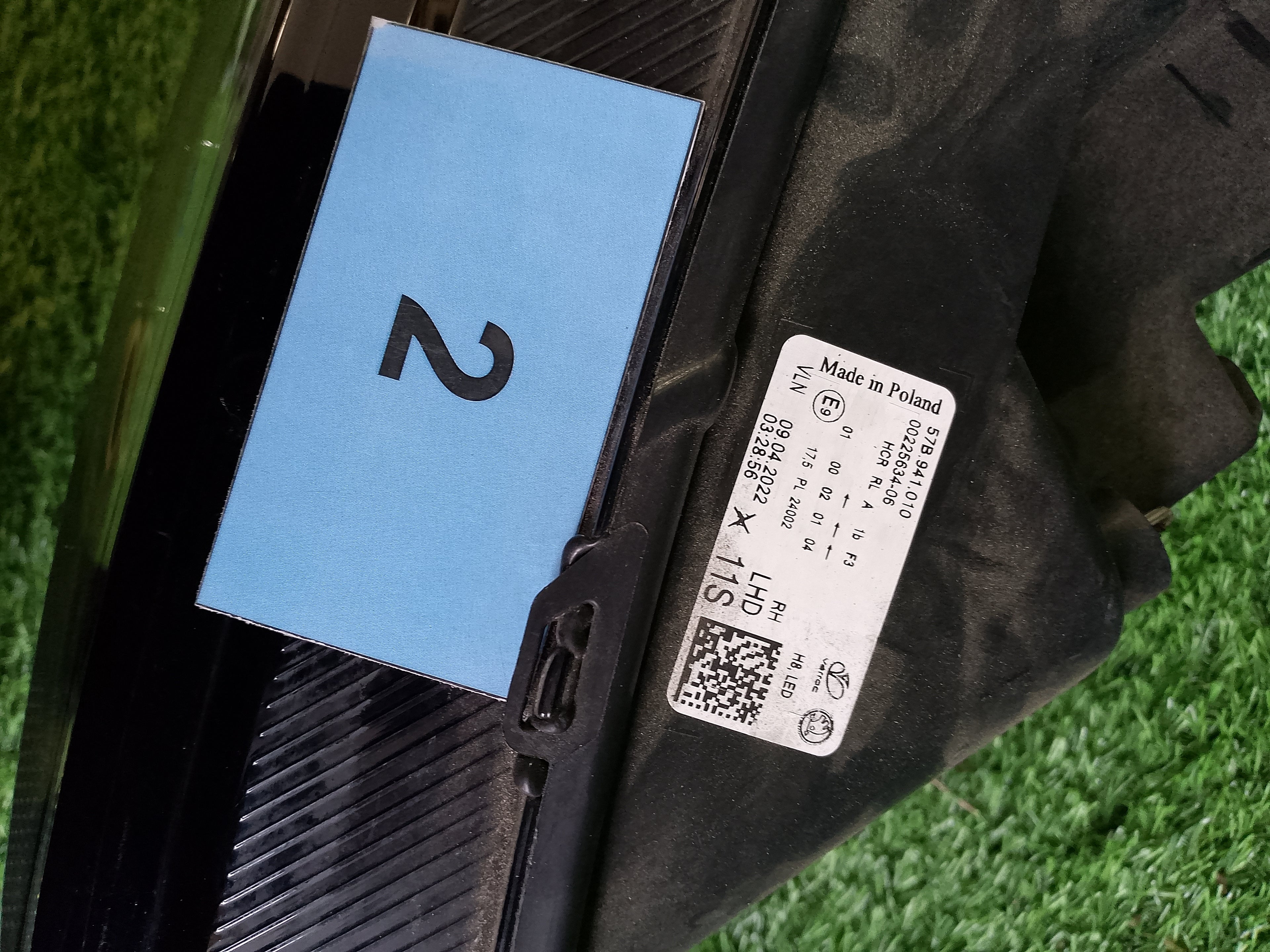 Škoda Karoq face pravé světlo 57B941010