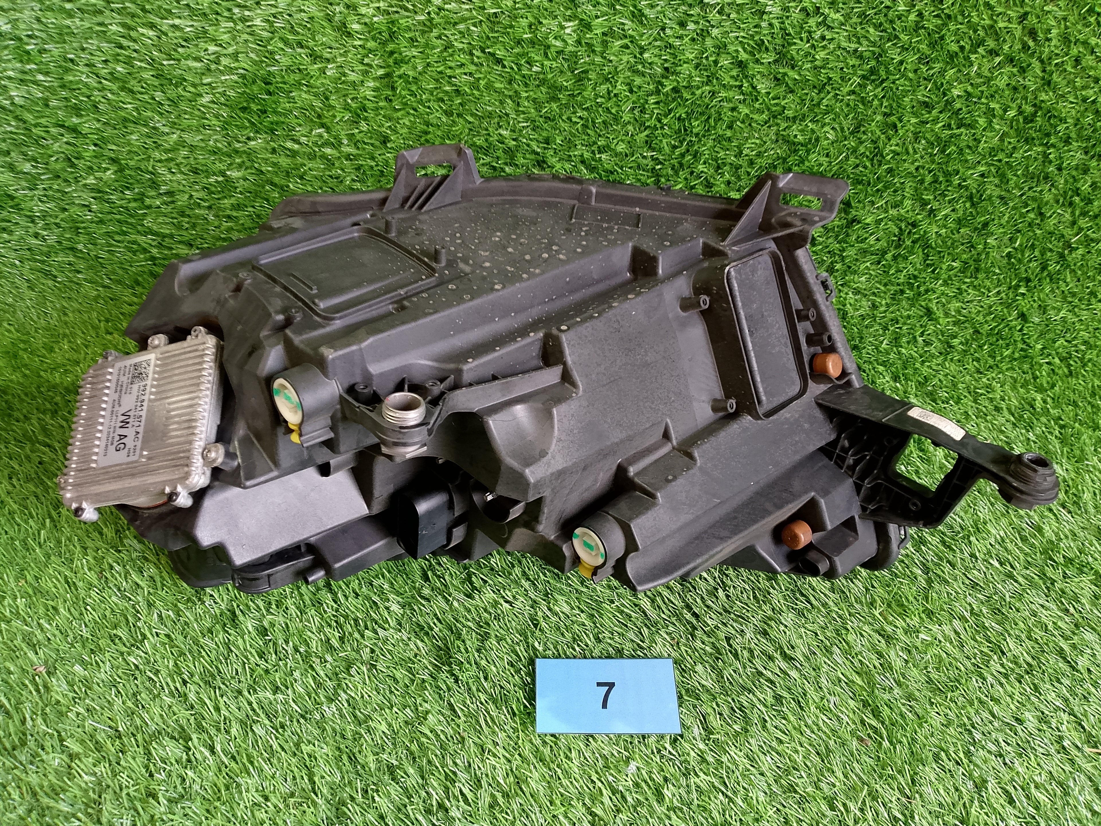 Pravé přední světlo ŠKODA Kamiq 658941016B