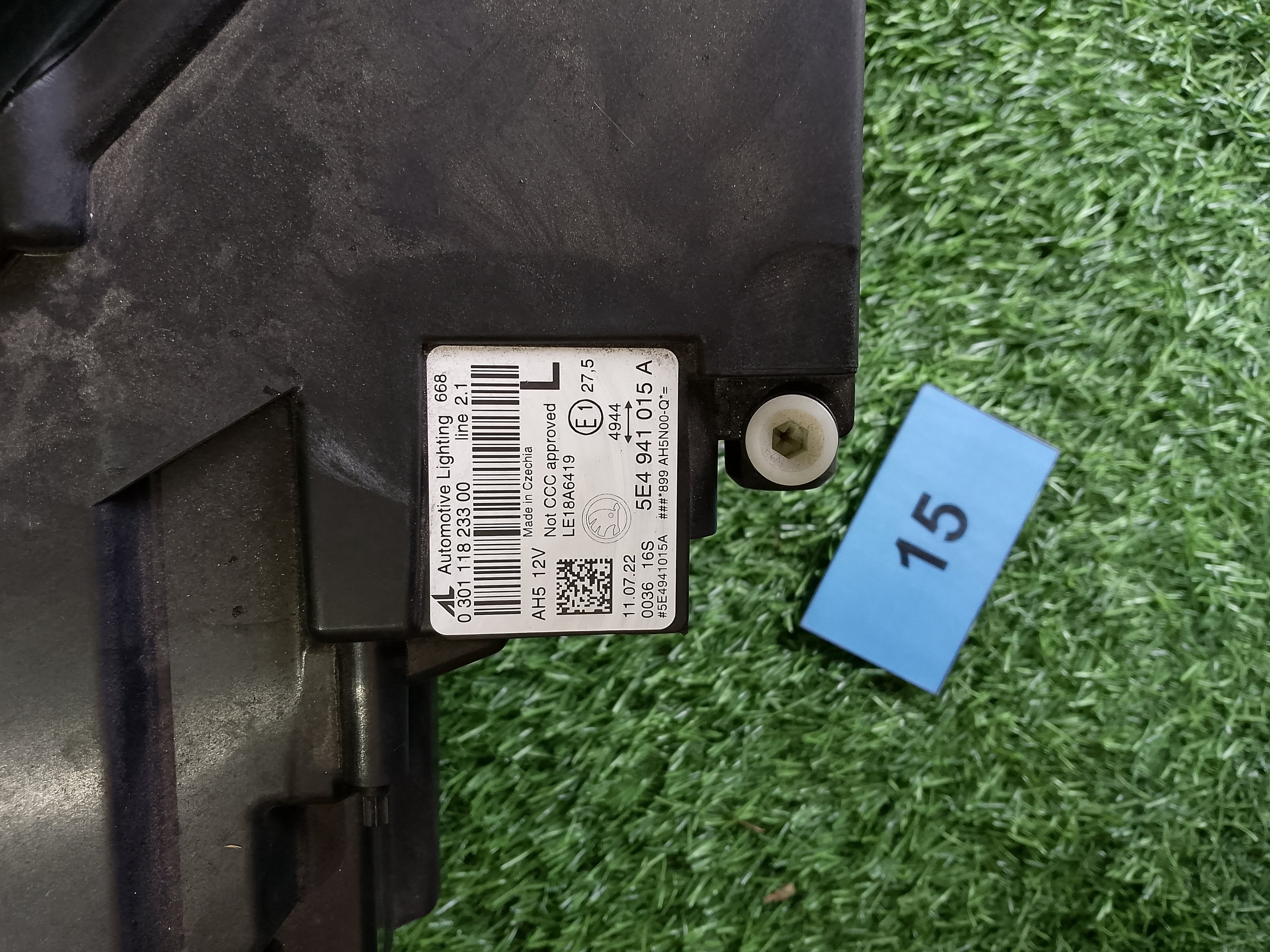 ŠKODA OCTAVIA IV, 4 PŘEDNÍ LEVÉ SVĚTLO 5E4941015A