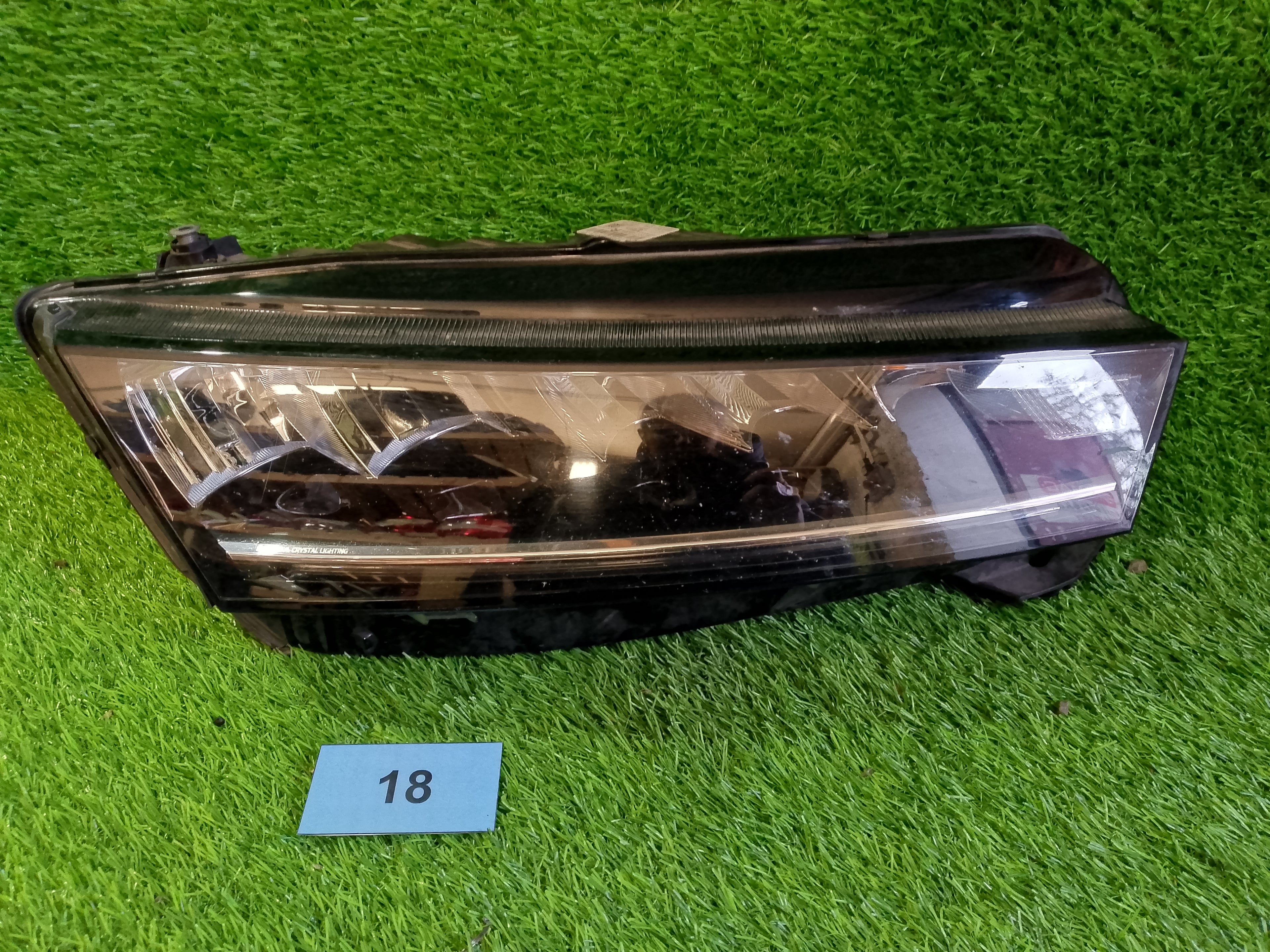 Škoda Octavia IV, 4 pravé světlo 5E4941016