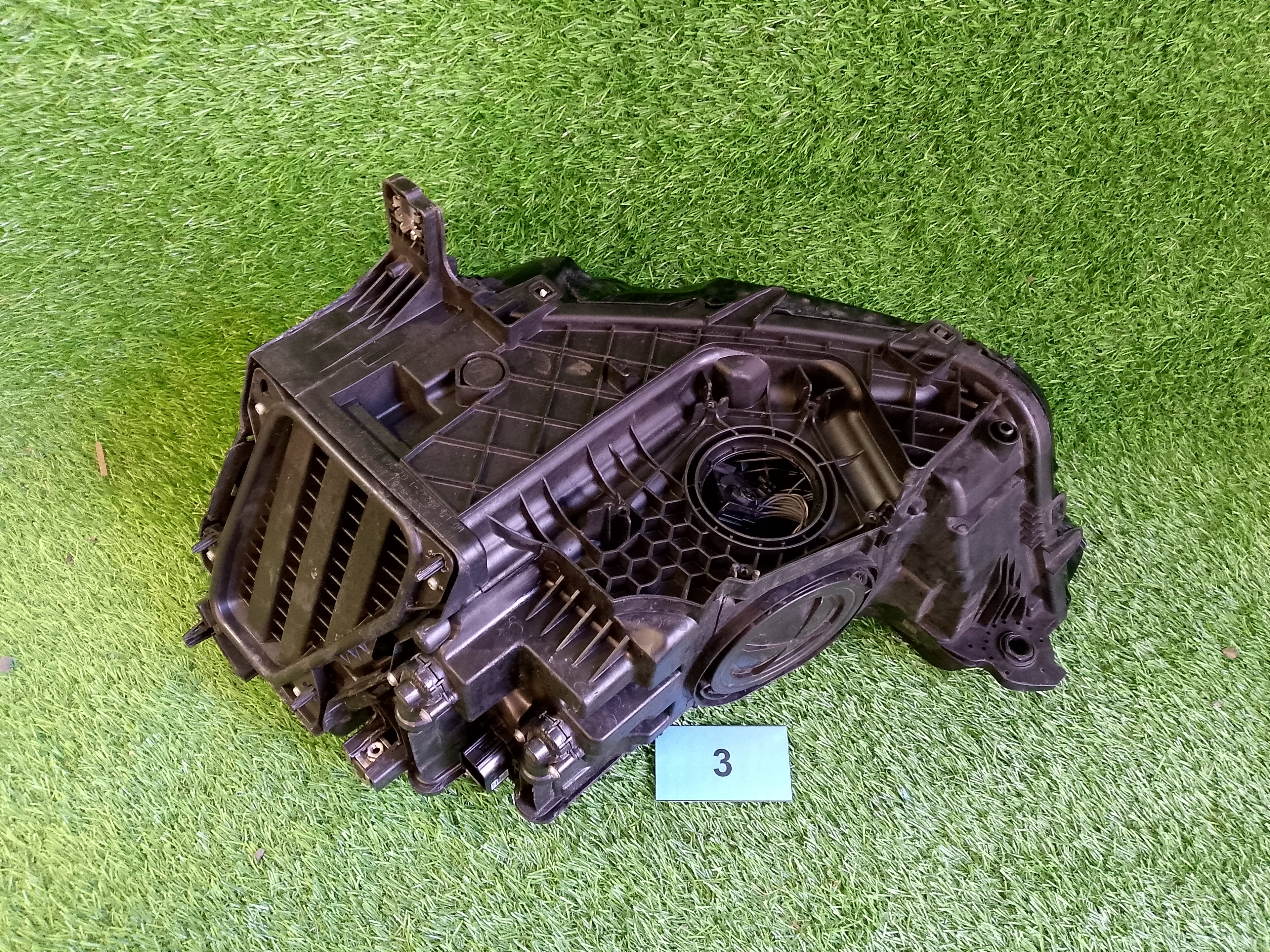Přední pravé světlo Audi Q3 83A941034