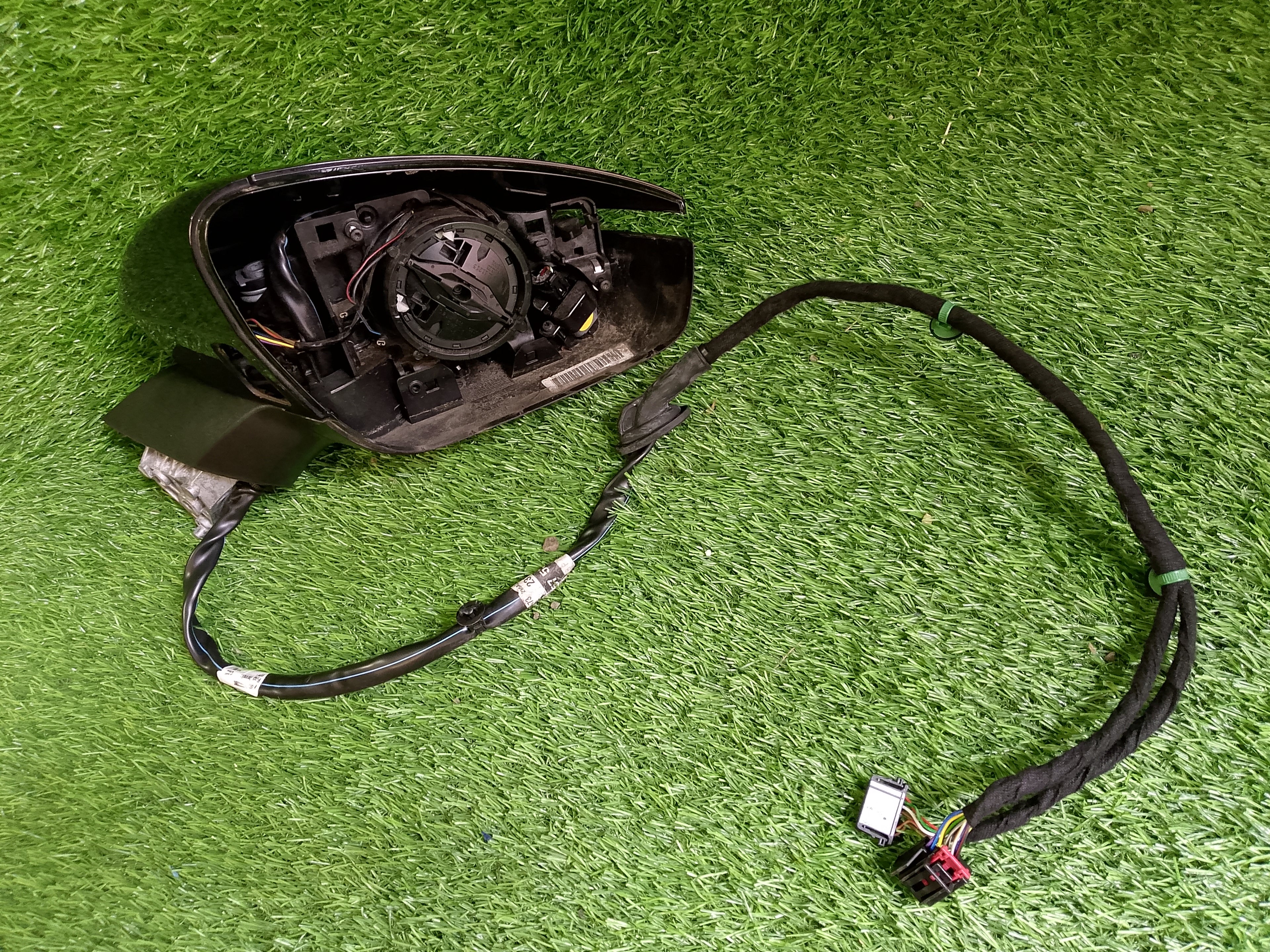 Škoda Enyaq zrcátko pravé kabel 13+6 pinu 5lb857408j