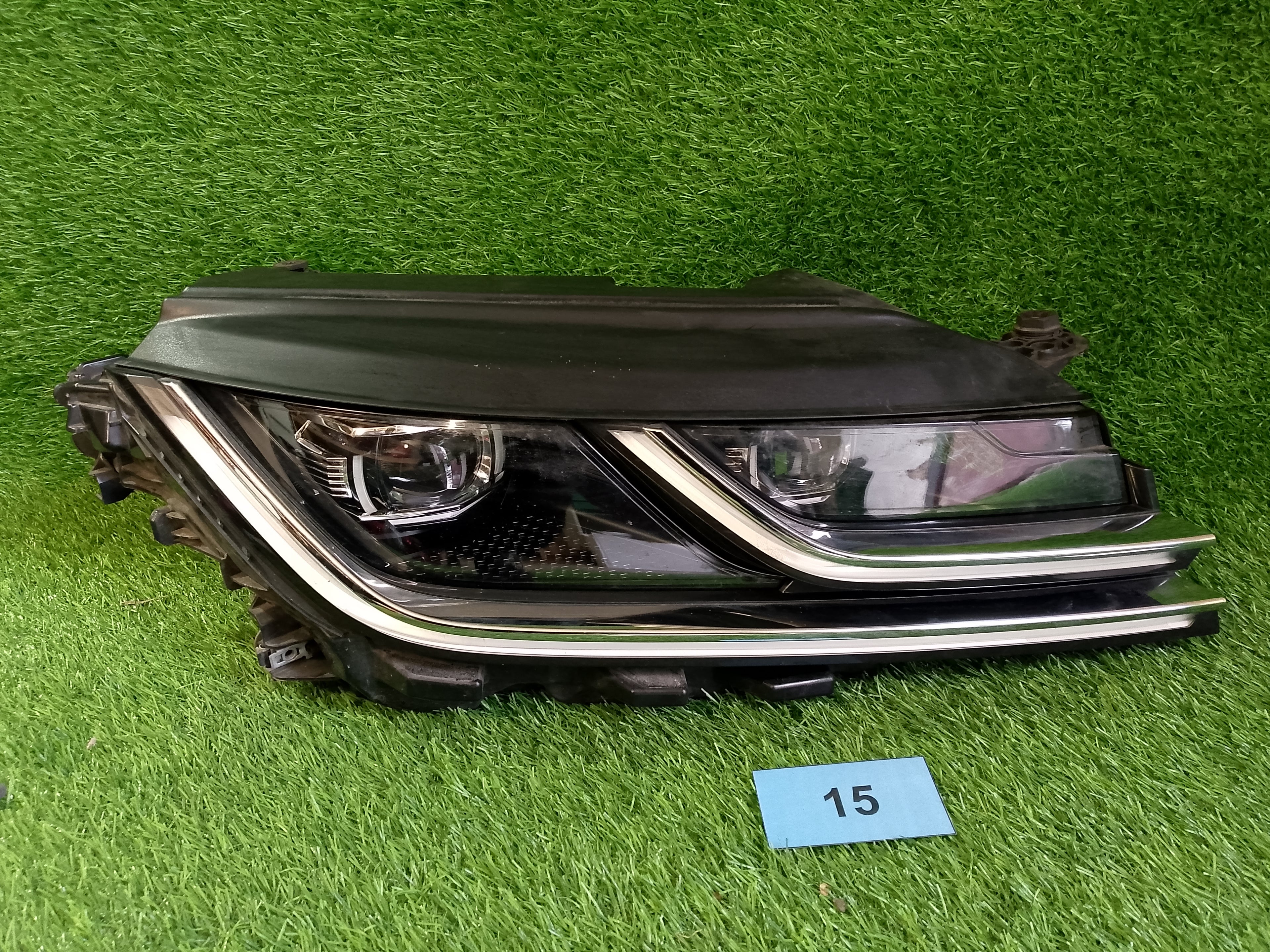 VW Arteon pravé přední světlo 3G8941082D