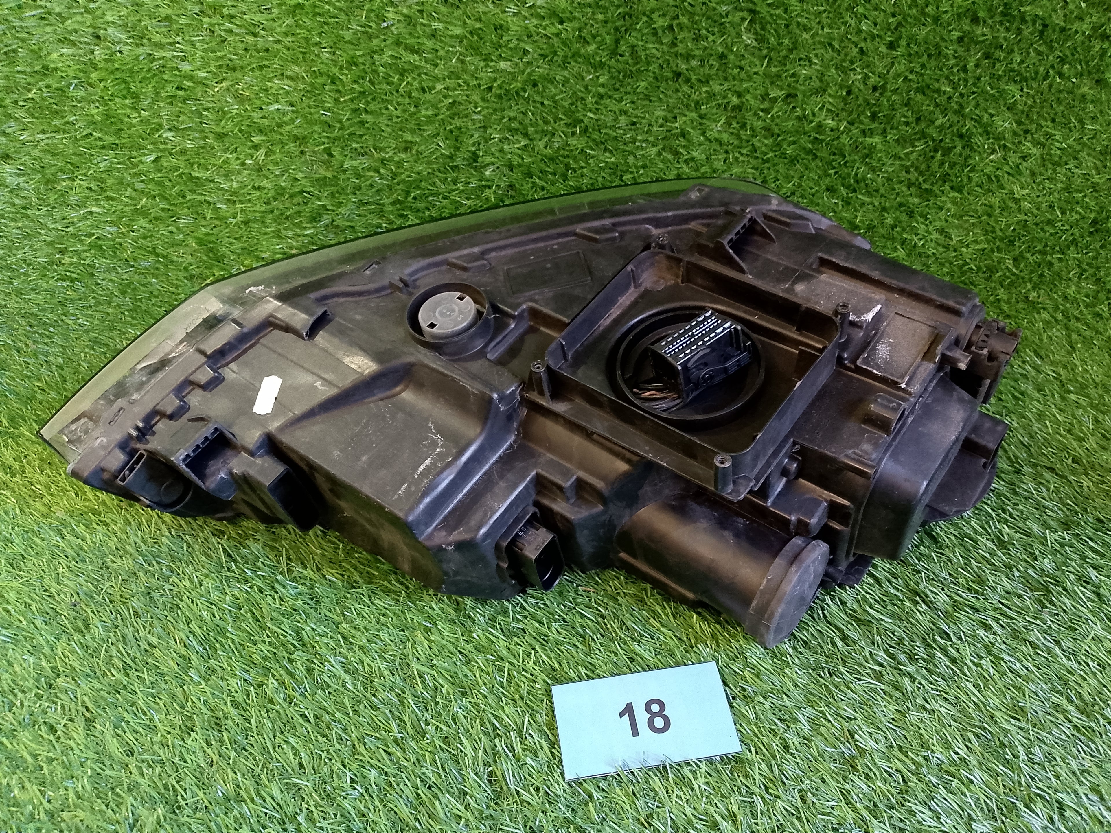 VW POLO 6 levé přední světlo 2g1941035c