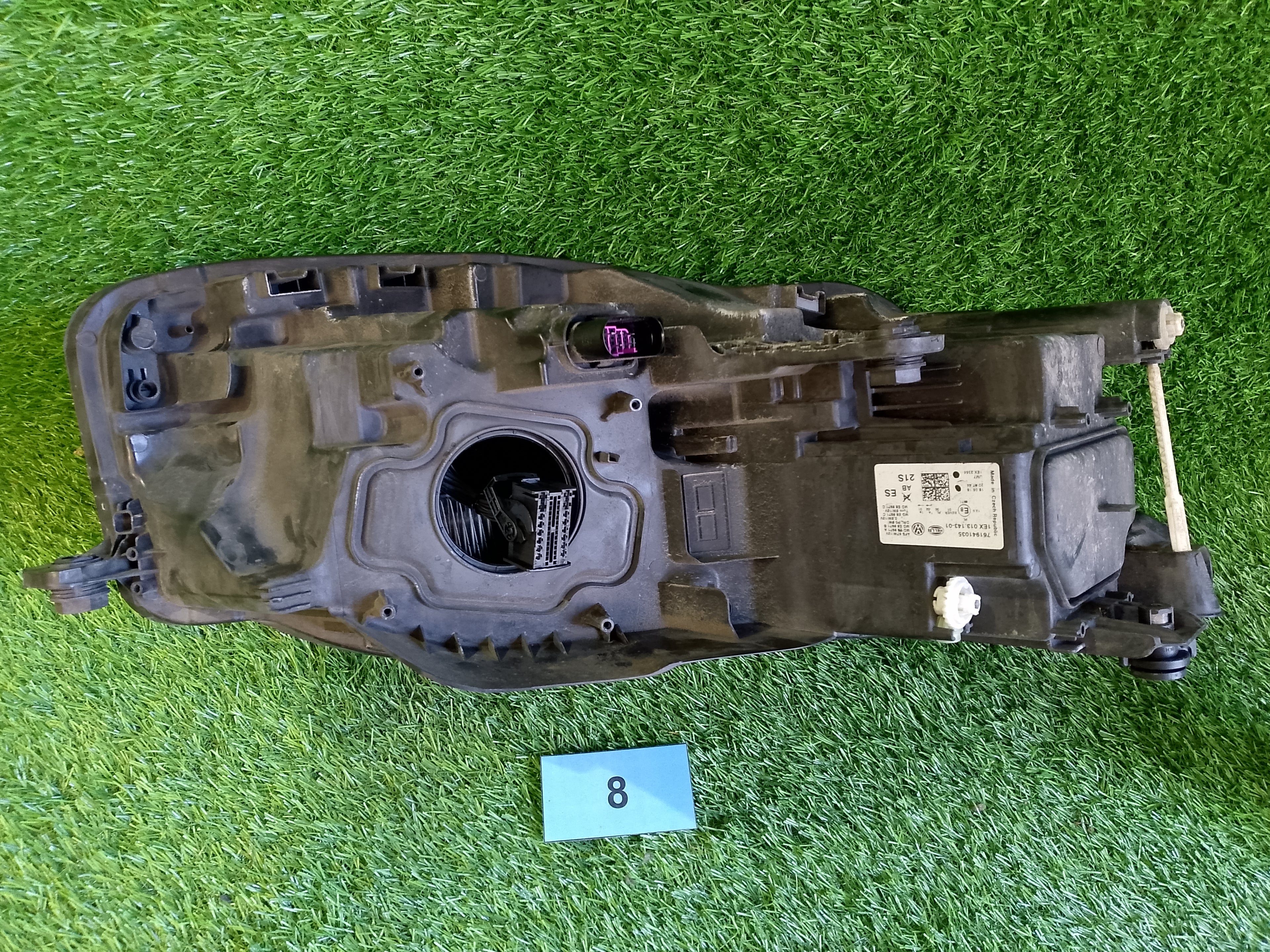 VW Touareg levé predni svetlo 761941035