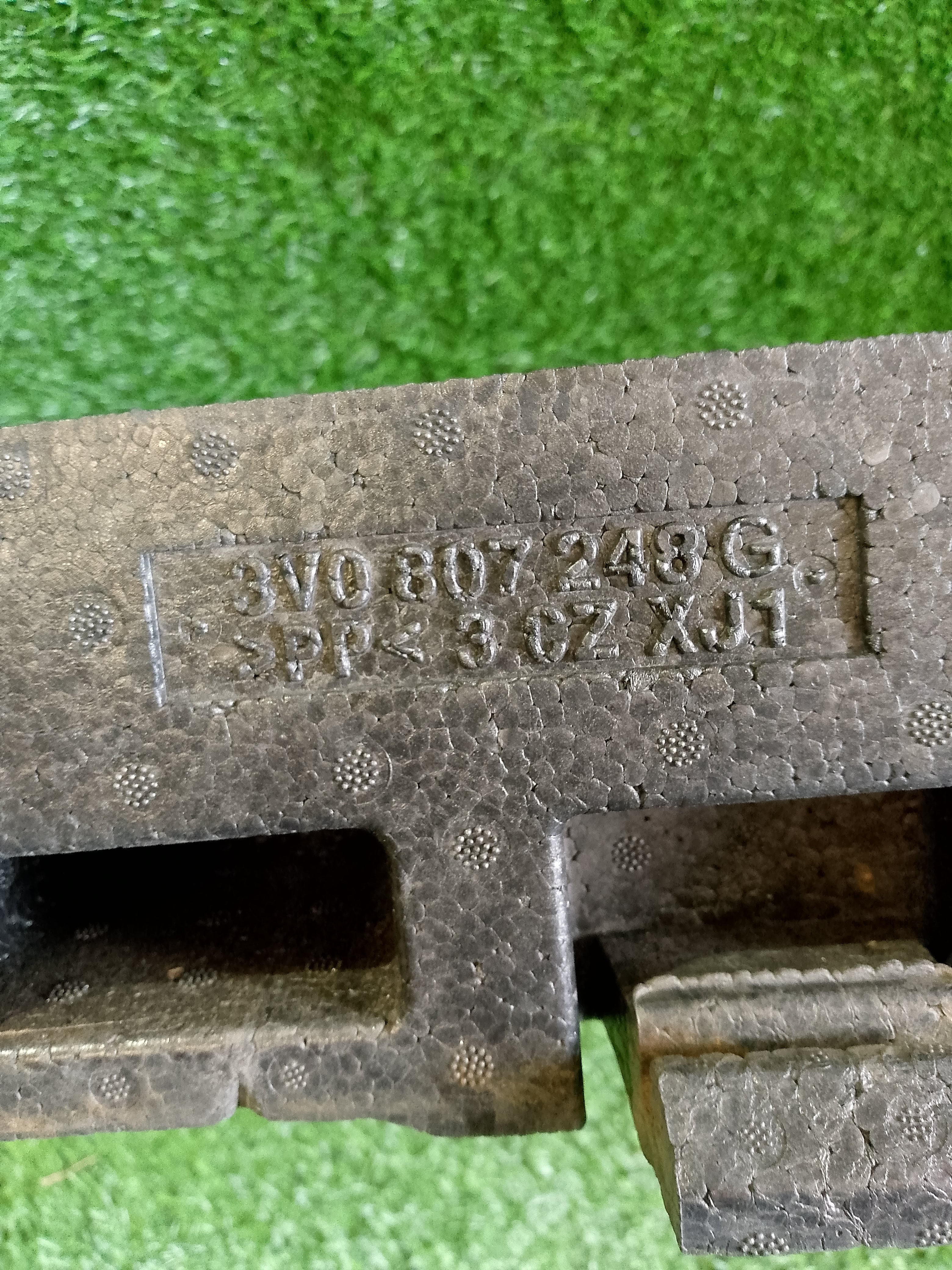 Absorbér pena vyztuhy Superb III  3v0807248g