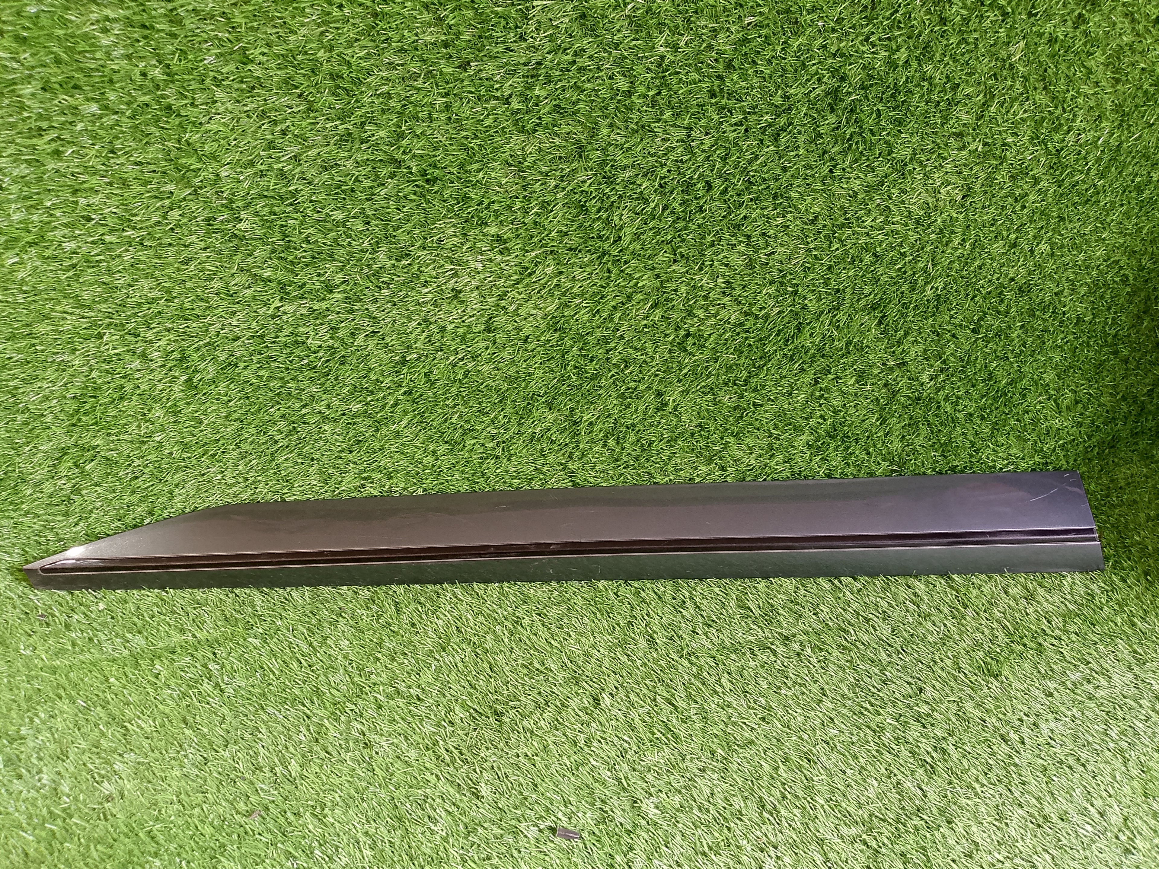 Škoda Superb III, 3 Lišta dveří  3V0853293A