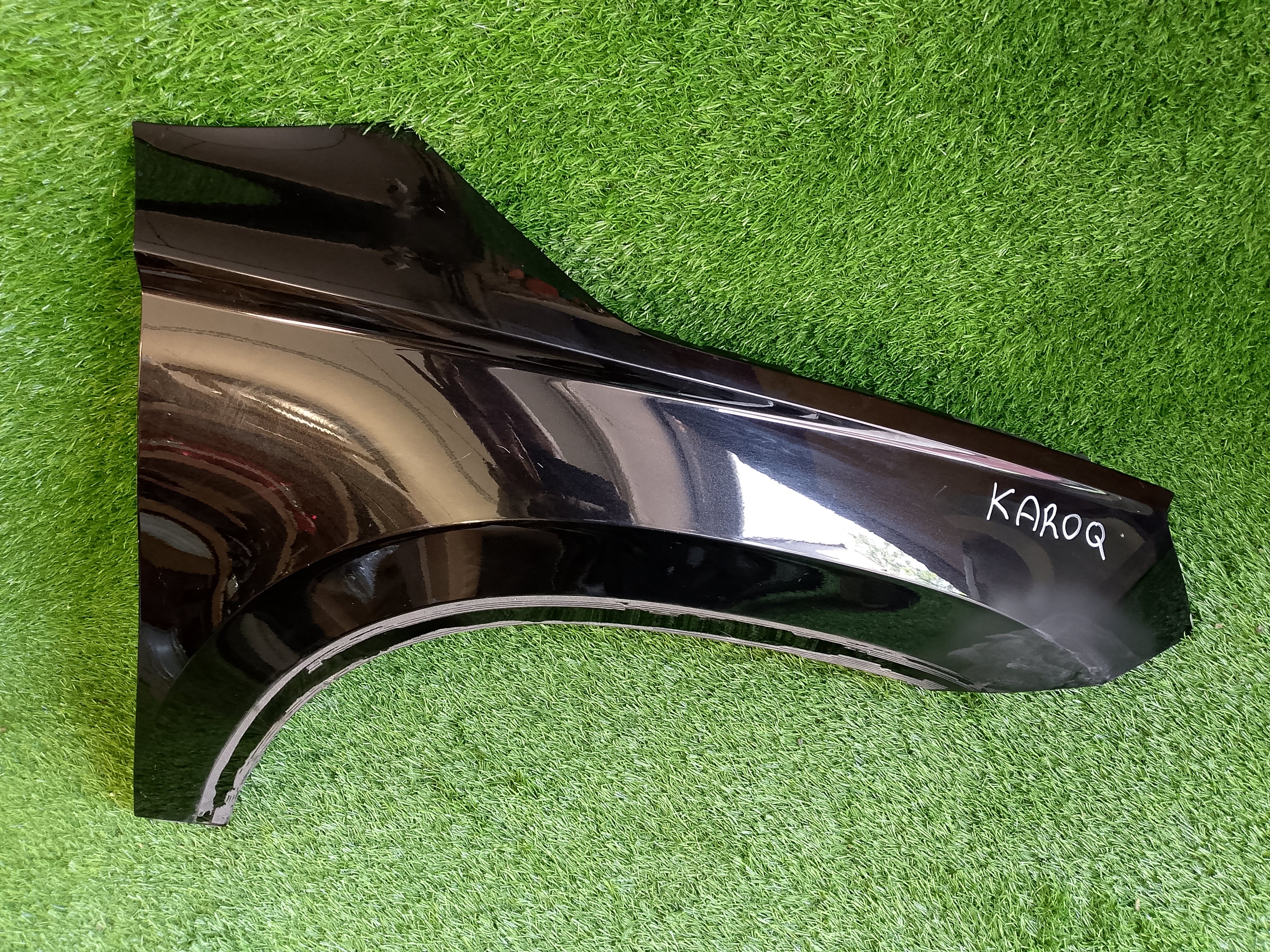 Škoda Karoq pravý blatník