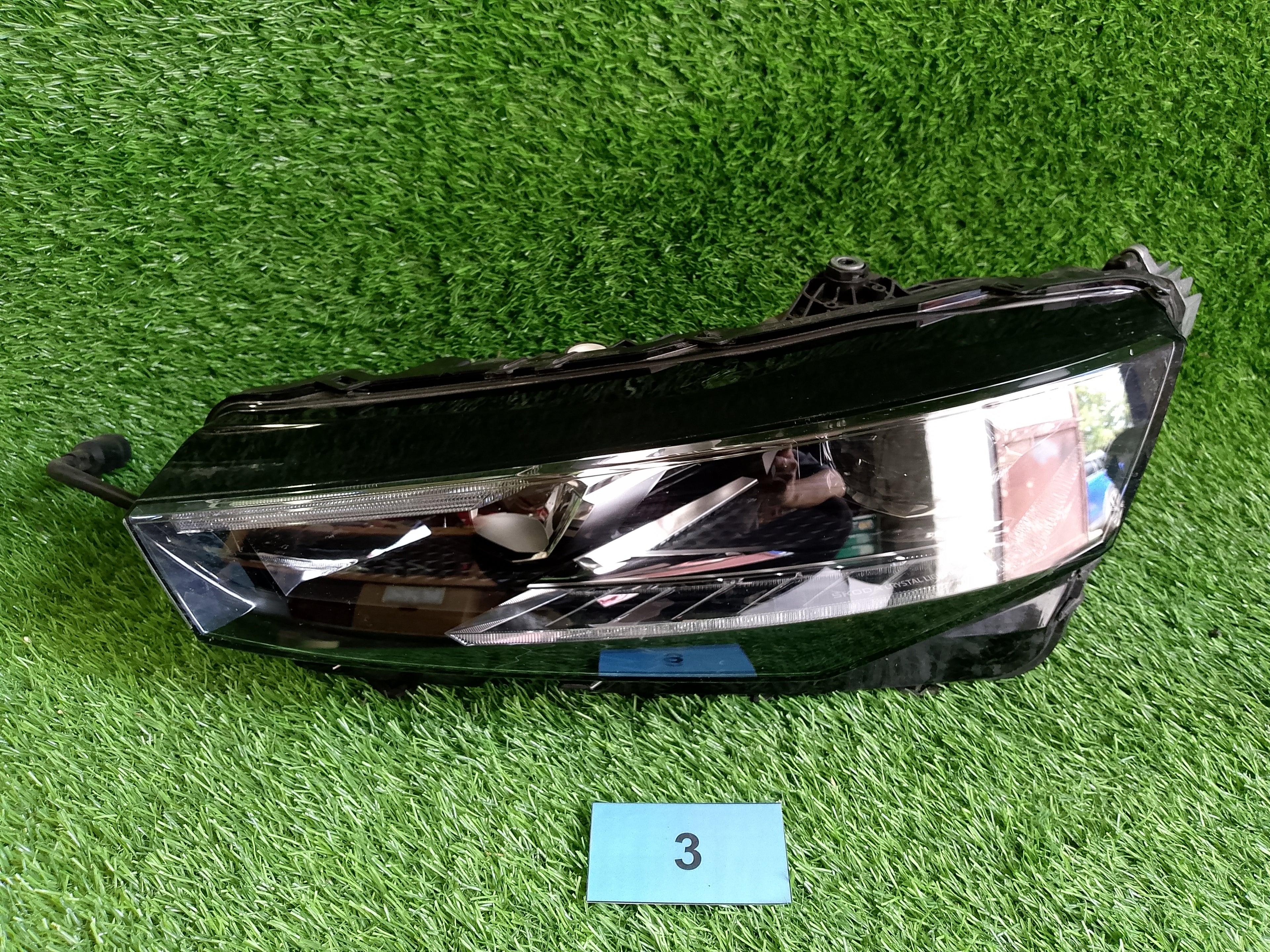 Levé světlo Škoda Scala Face 655941015A