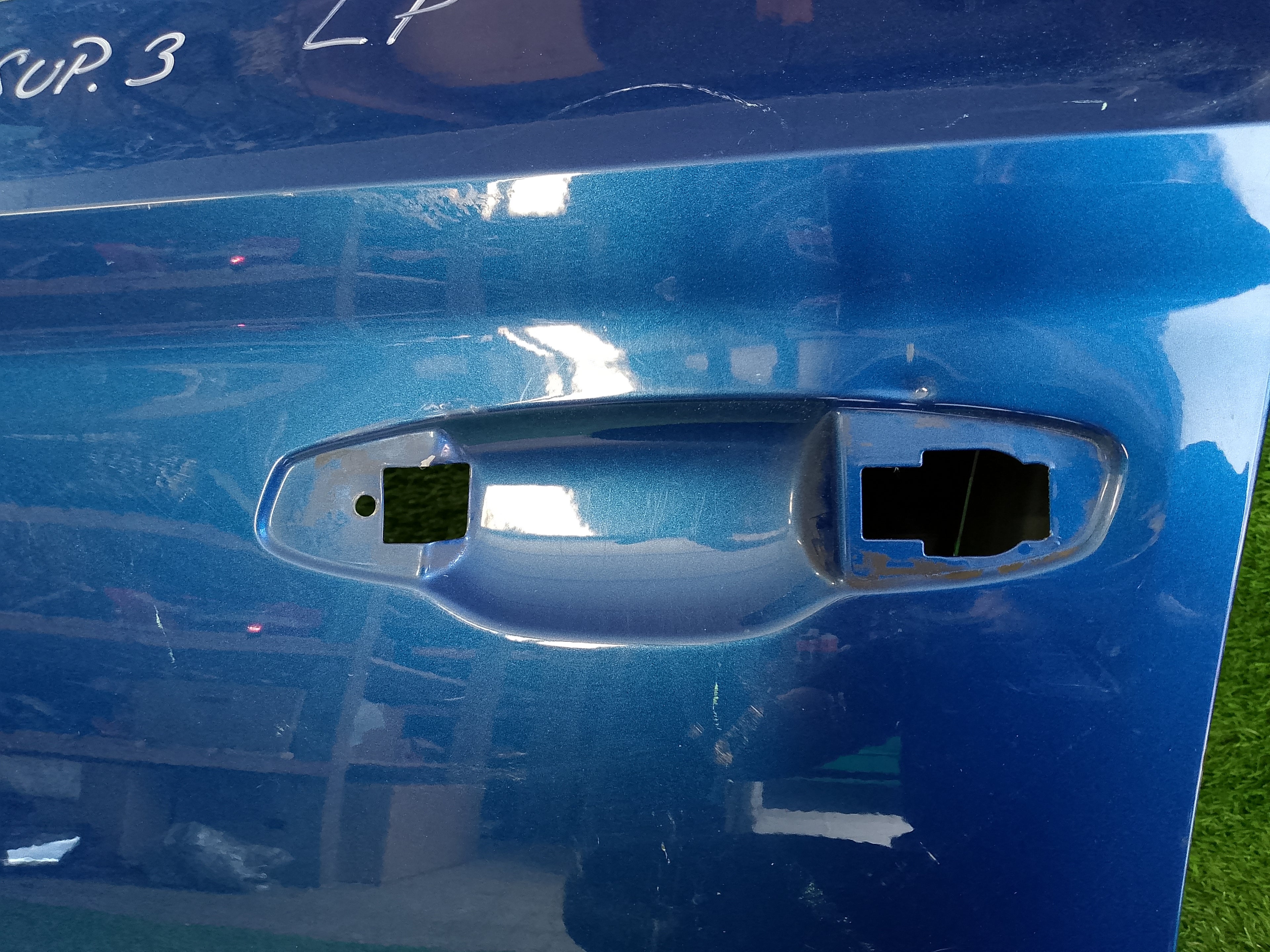 Škoda Superb III, 3 dveře levé přední