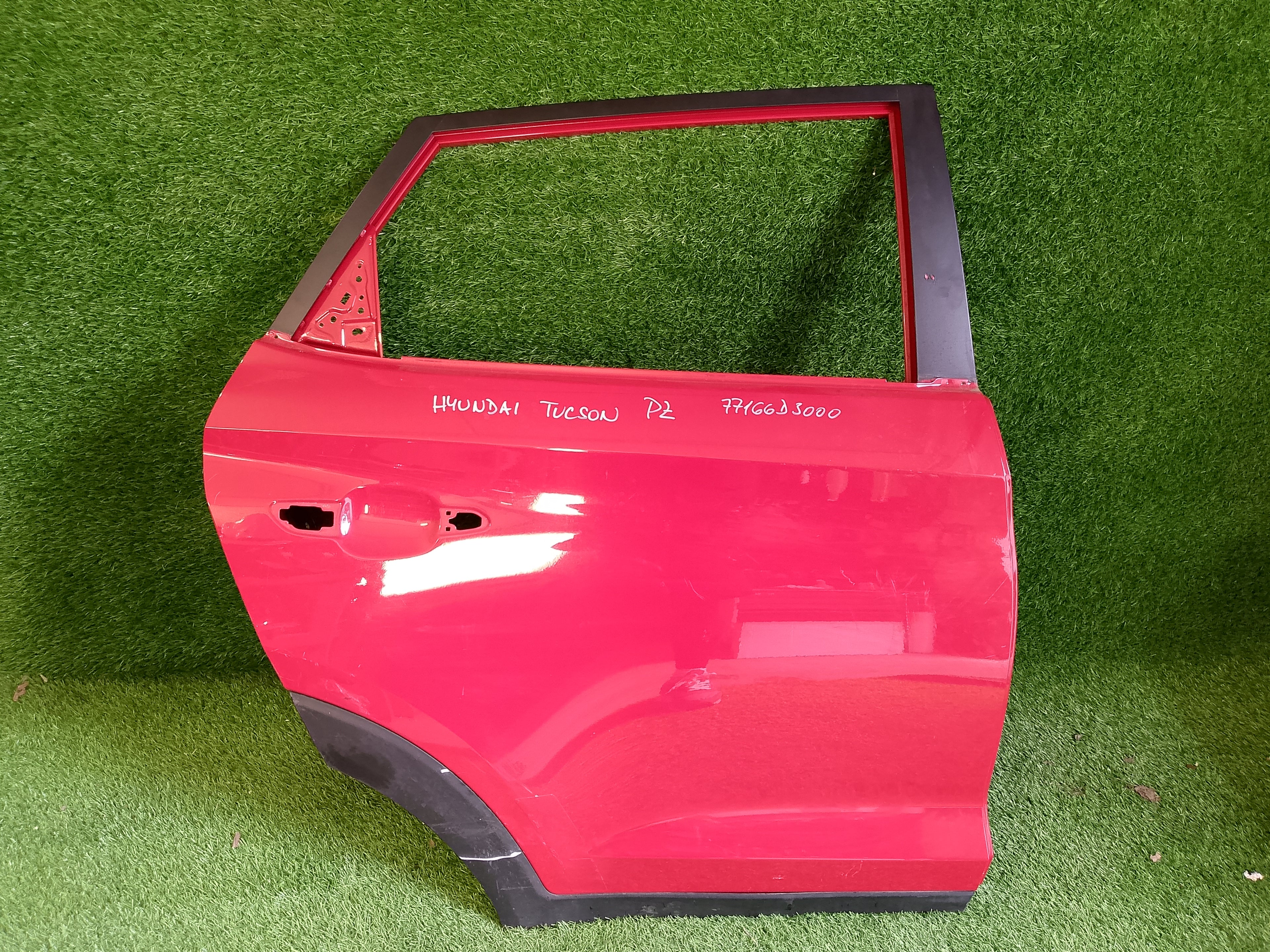 HYUNDAI TUCSON DVEŘE pravé zadní 77166d3000