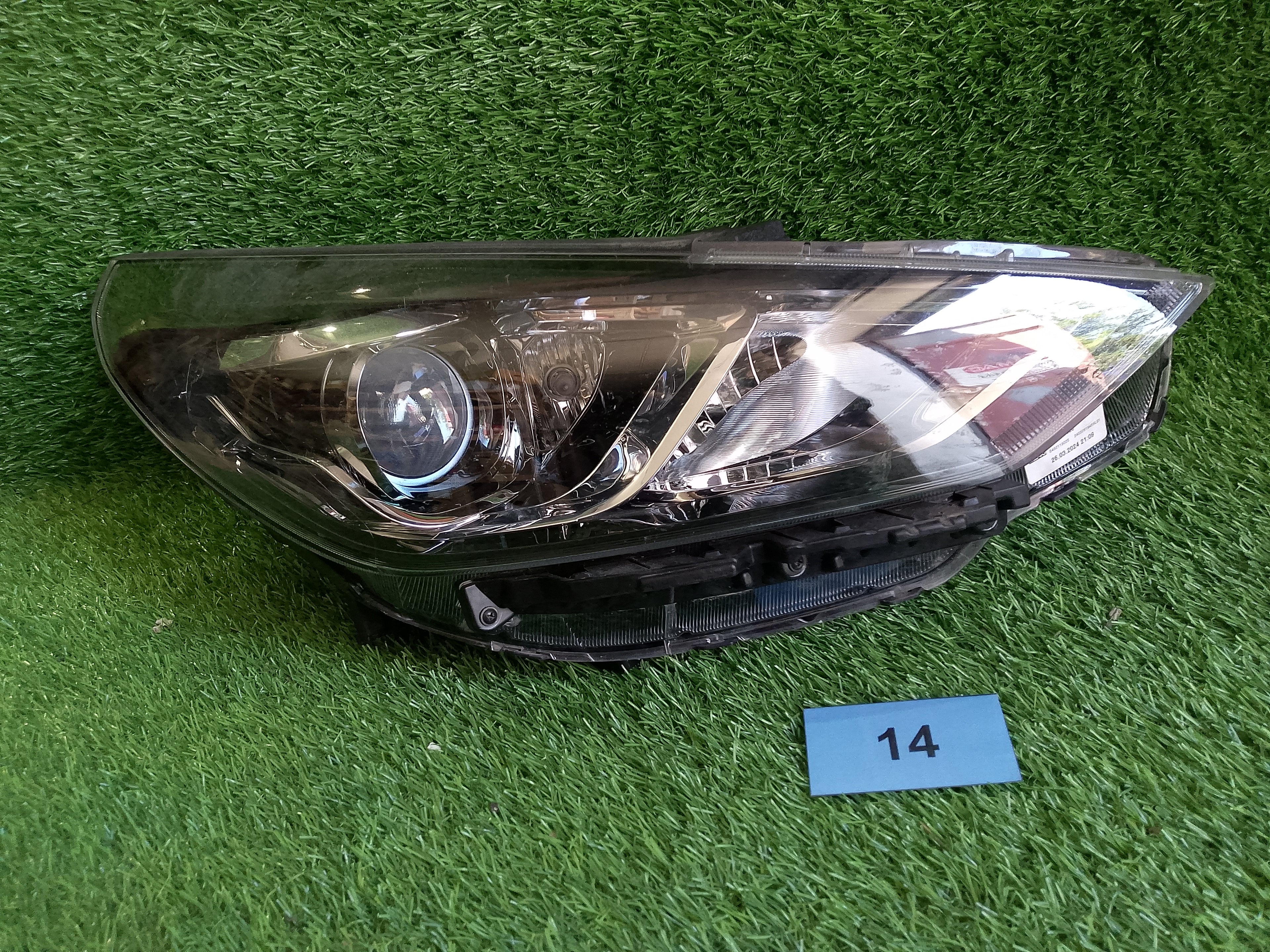 Hyundai i30 pravé přední světlo G492113020