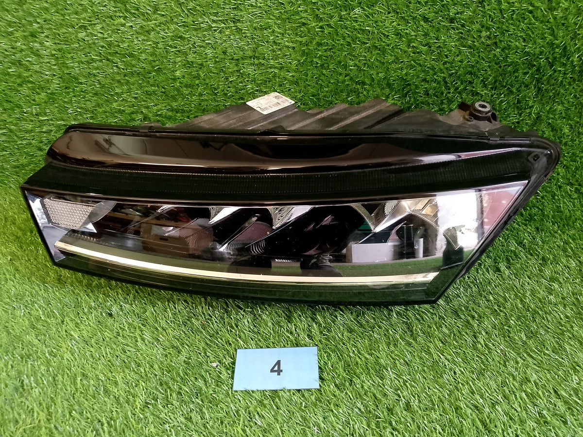 Škoda Octavia IV, 4 Levé přední světlo 5E4941015
