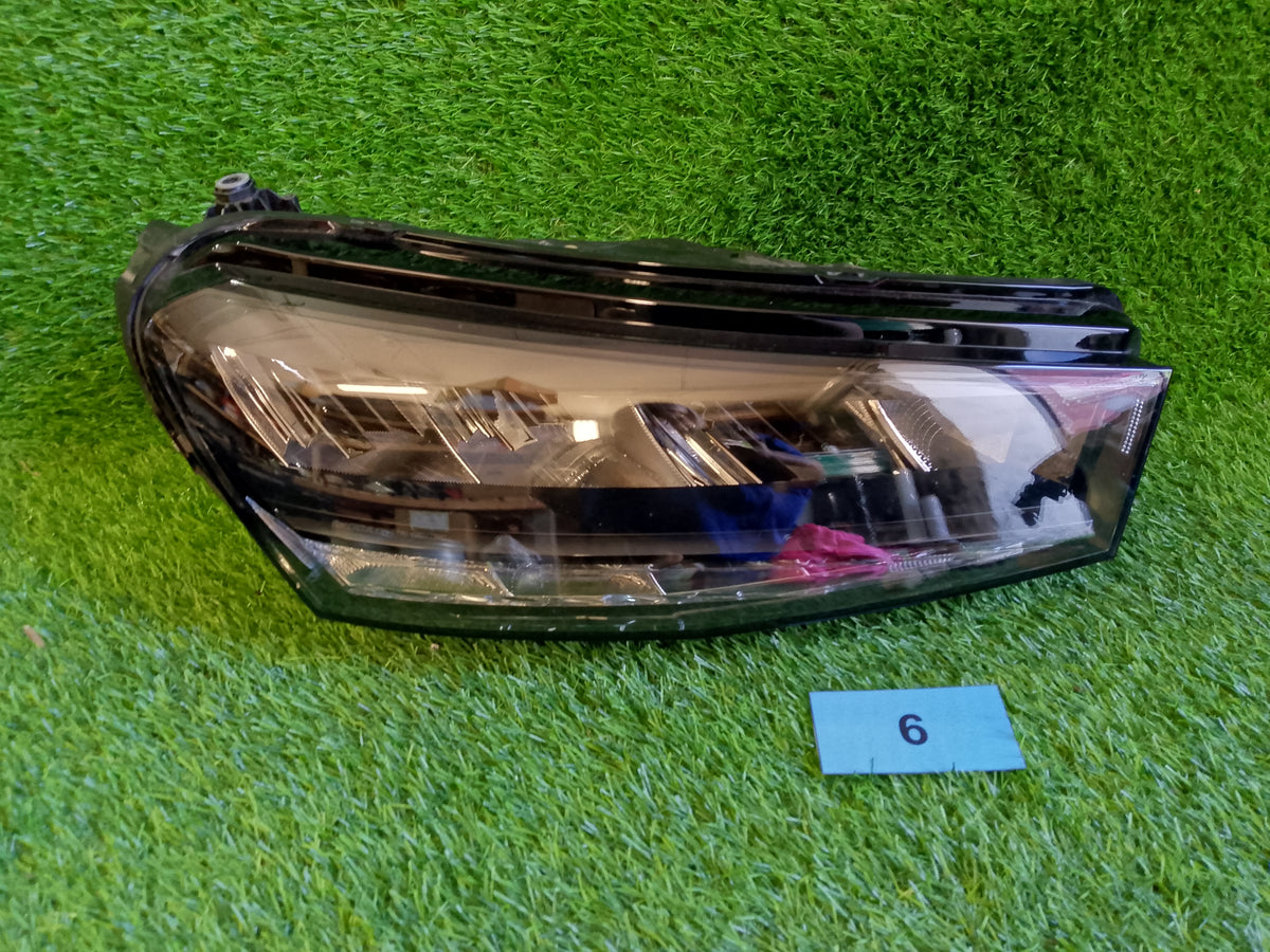 Škoda Fabia IV, 4 pravé světlo přední 6VB941016