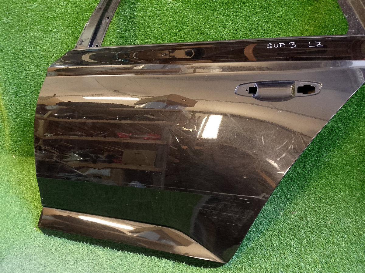 Škoda Superb III, 3 levé zadní dveře