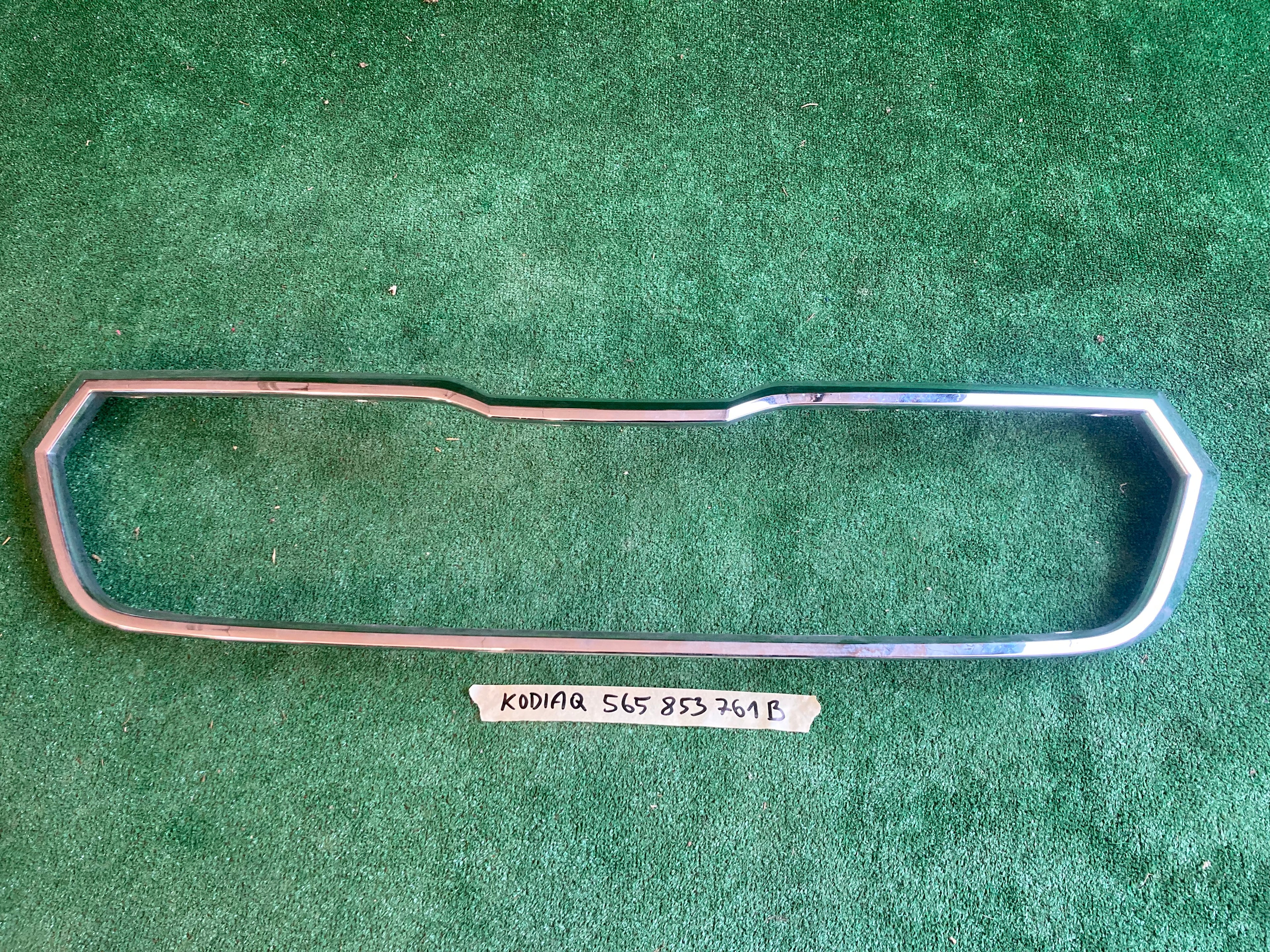 Škoda Kodiaq přední mřížka chromový rámeček přední 565853761b