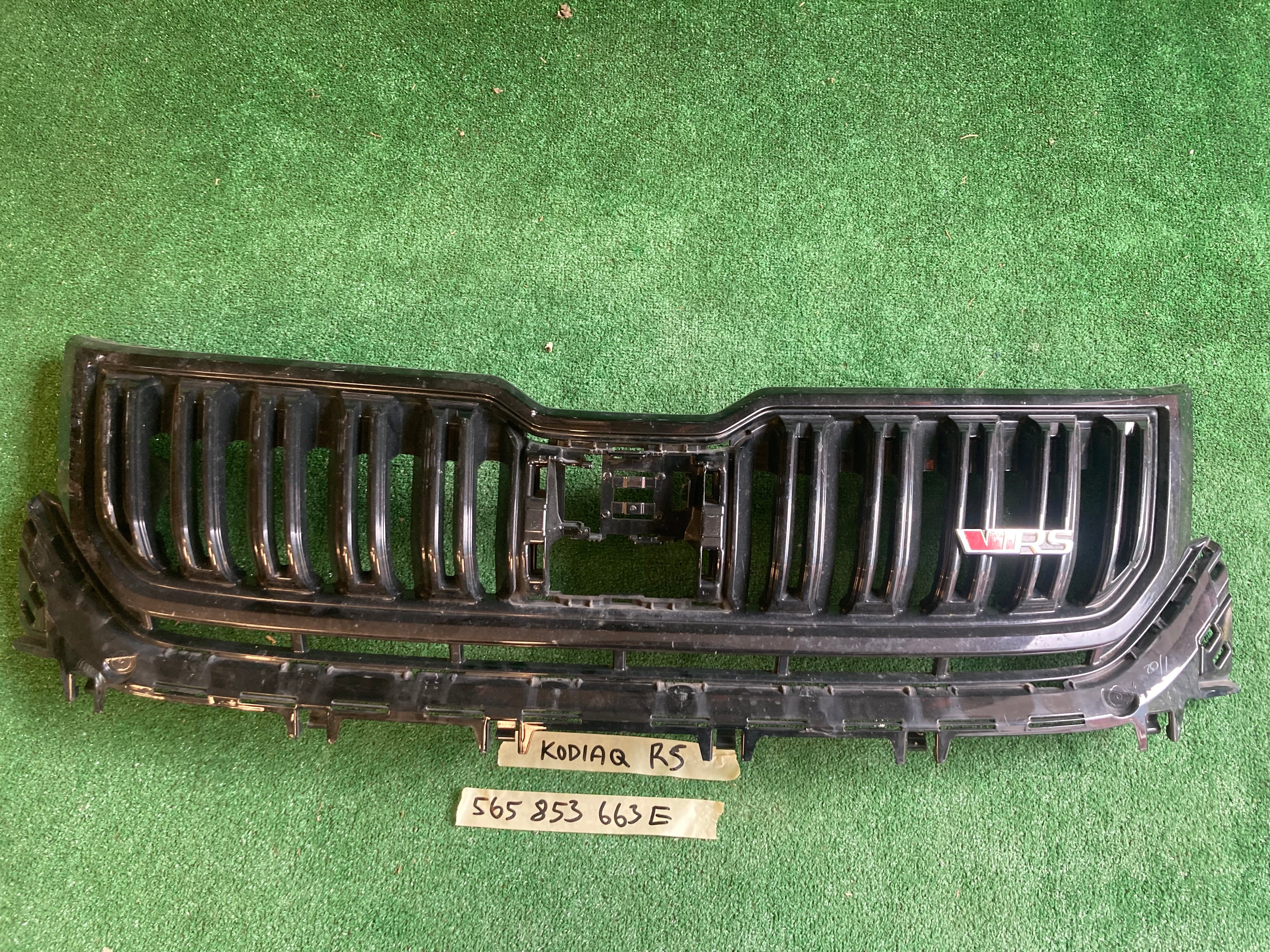 Škoda Kodiaq RS přední maska 565853663e